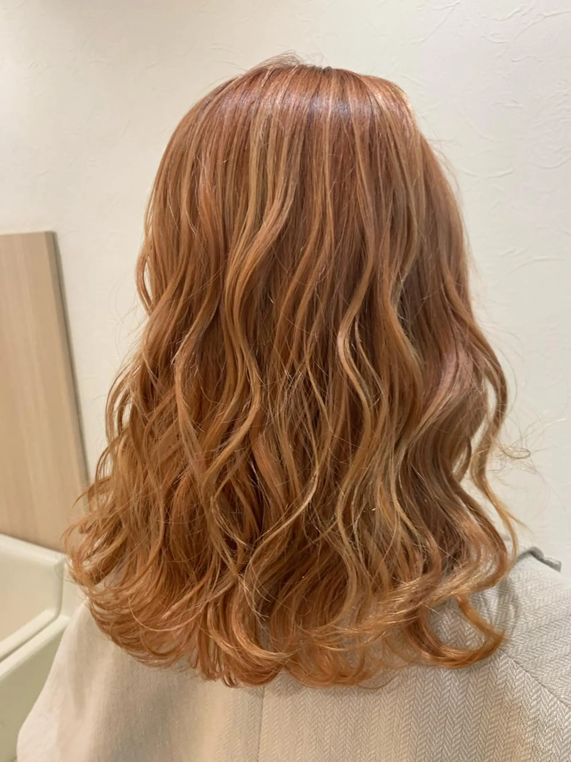 セミロング カラー ヘアカラー トリートメント 店長ハイトーンカラー 柞山史奈のヘアスタイル