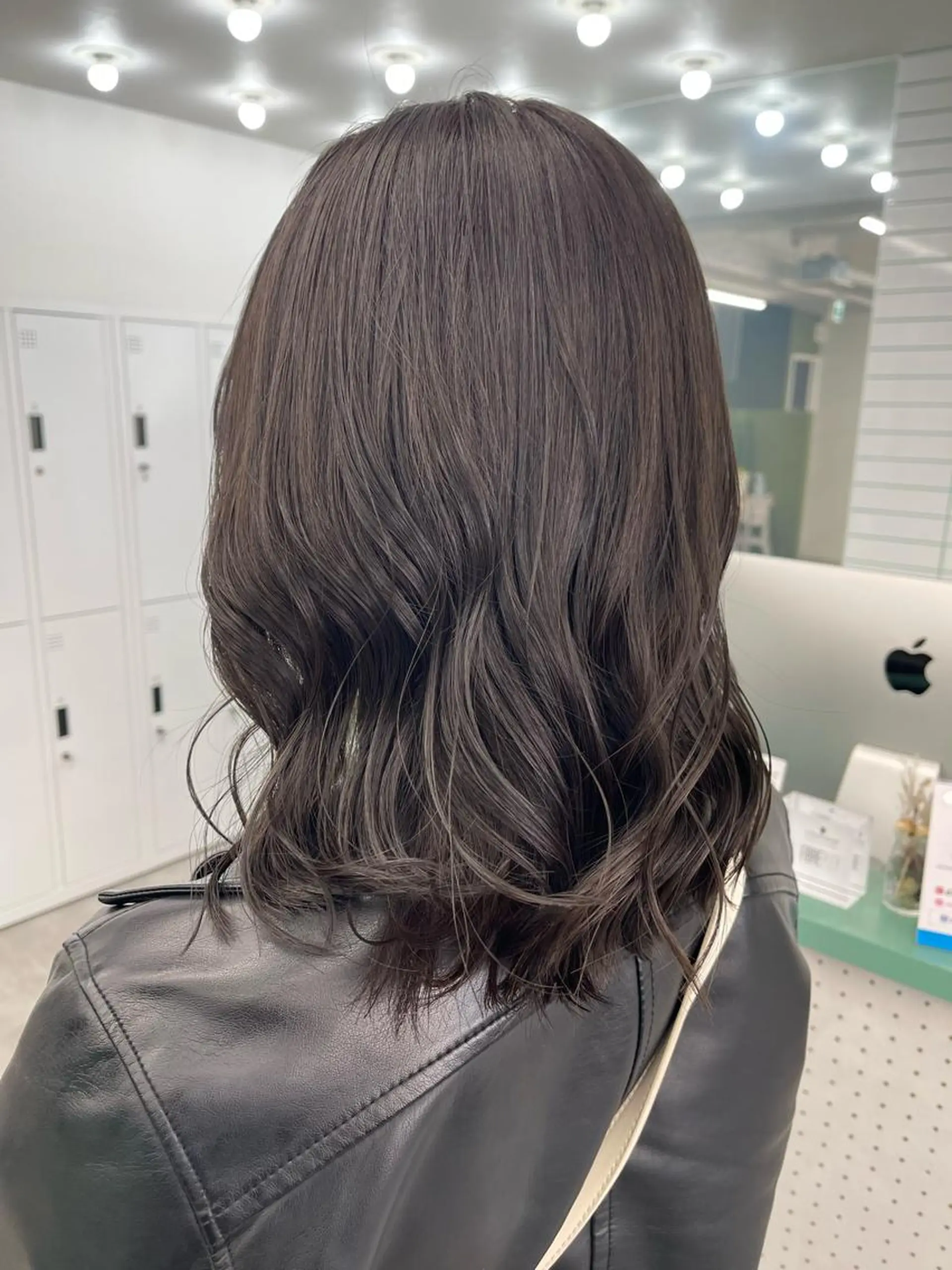 ミディアム カラー グレージュ 🌿新木 彩加🌿のヘアスタイル