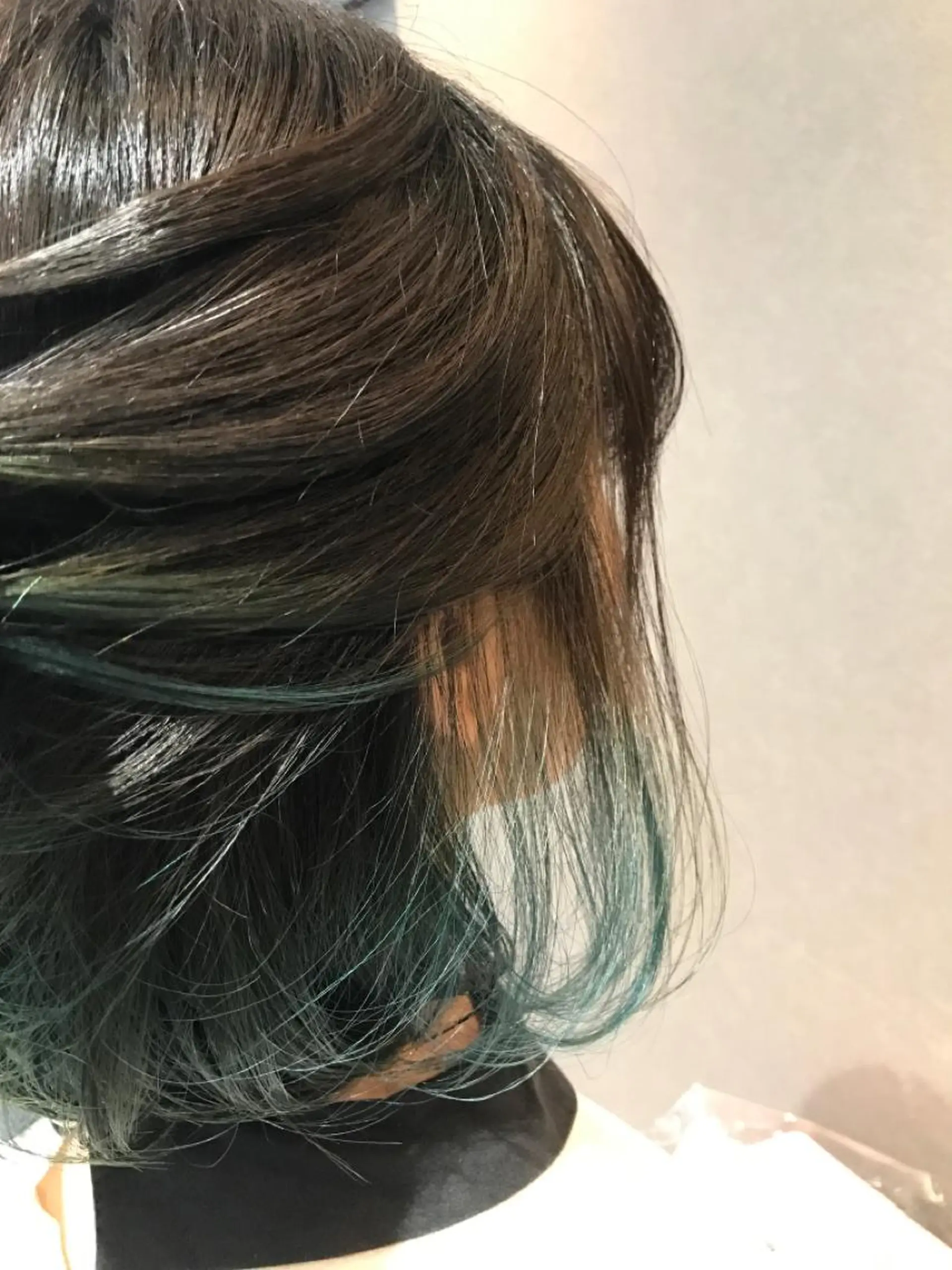 ミディアム 高瀬 明菜のヘアスタイル