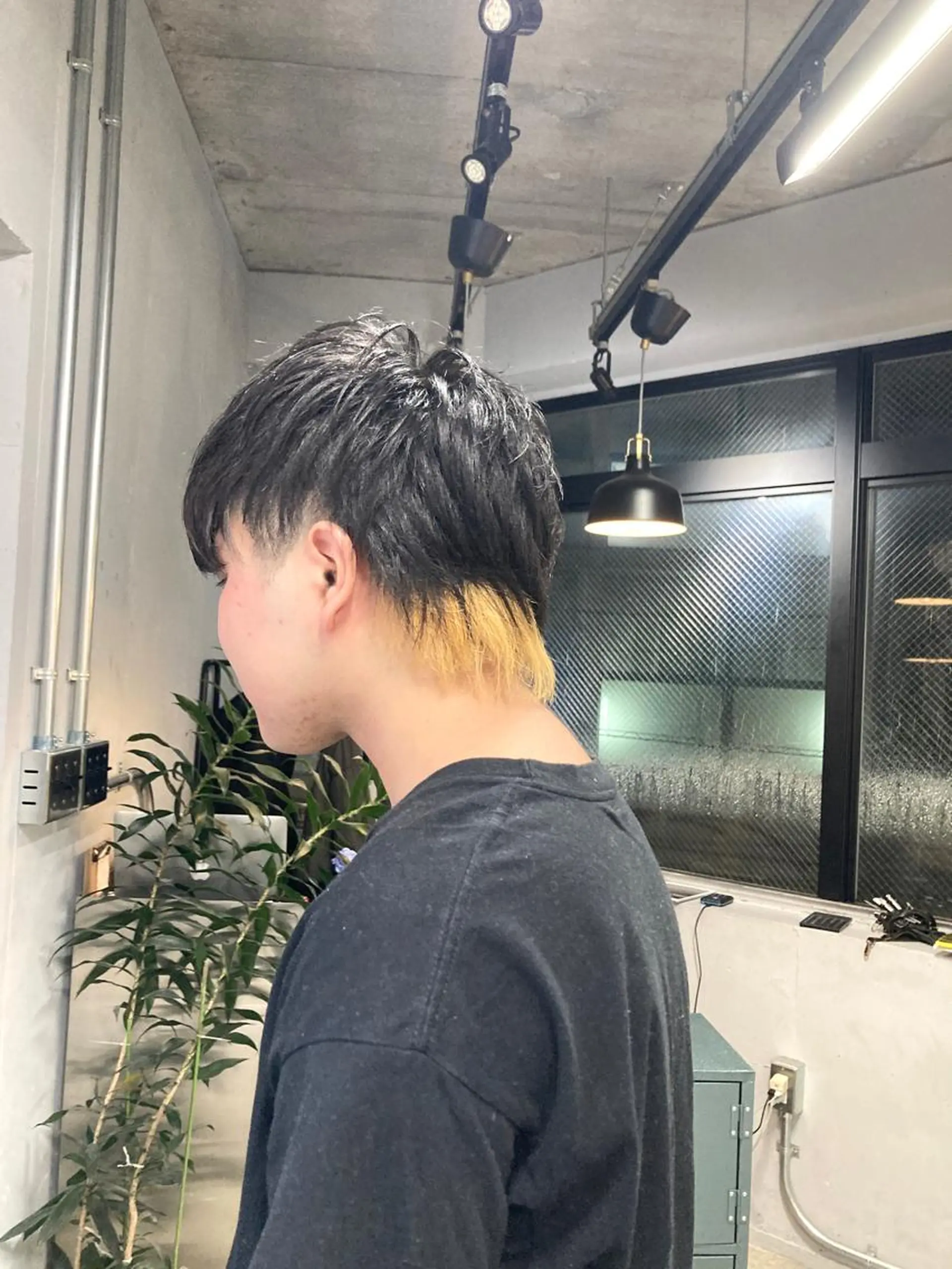 ショート ウルフカット ヘアカラー トリートメント 新井 広樹のヘアスタイル