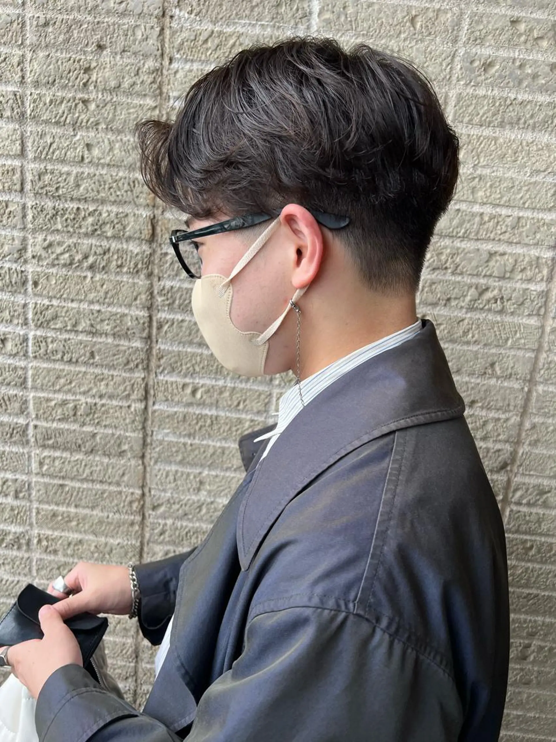 ミディアム カラー パーマ ヘアアレンジ メンズ ミディアムパーマ カルマパーマ メンズパーマ 加藤 綾華のヘアスタイル