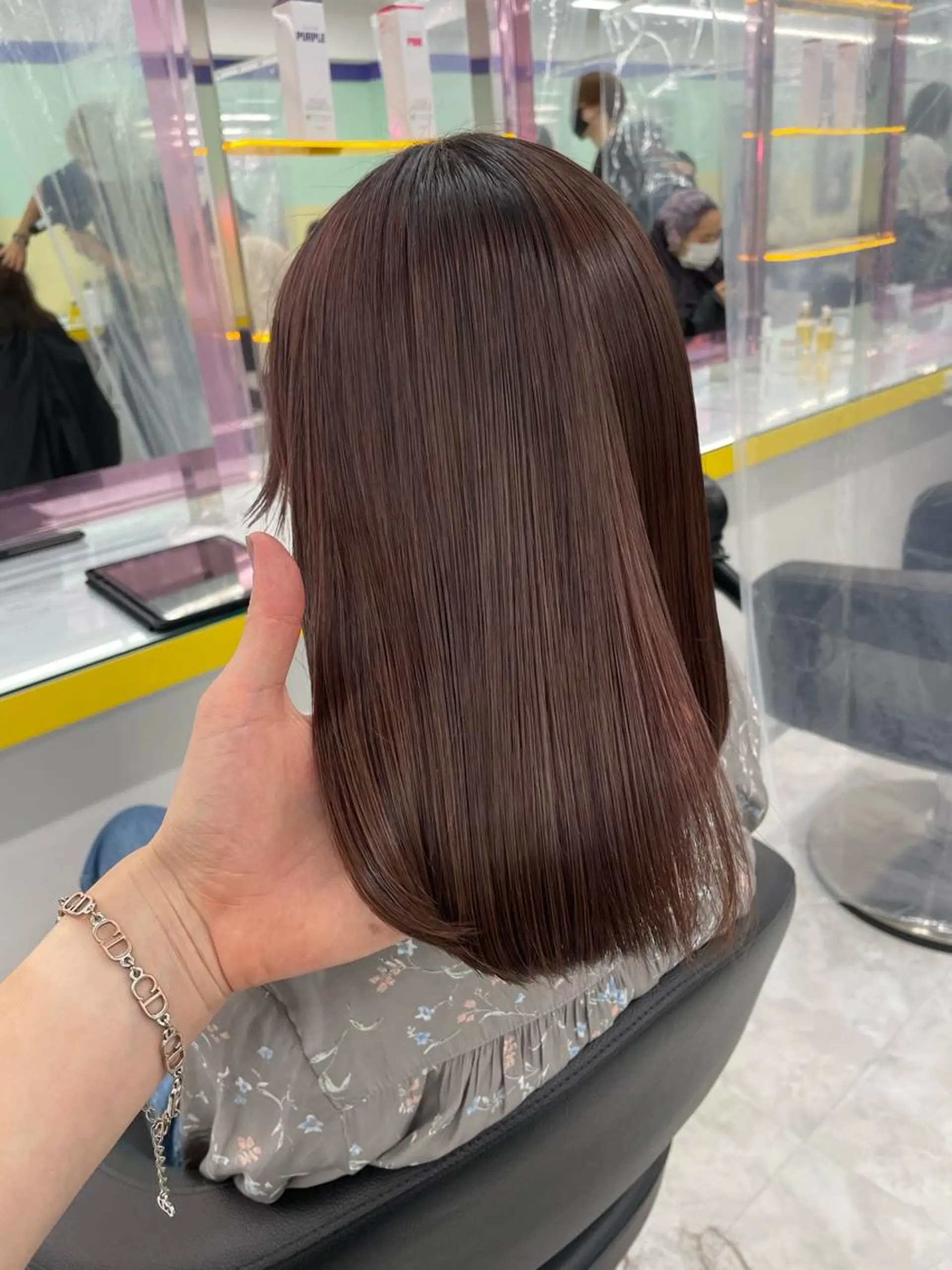 セミロング カラー パーマ ヘアアレンジ ネイル マツエク・マツパ 韓国風ベージュ🤎 赤みなし🌿横浜🤎のヘアスタイル