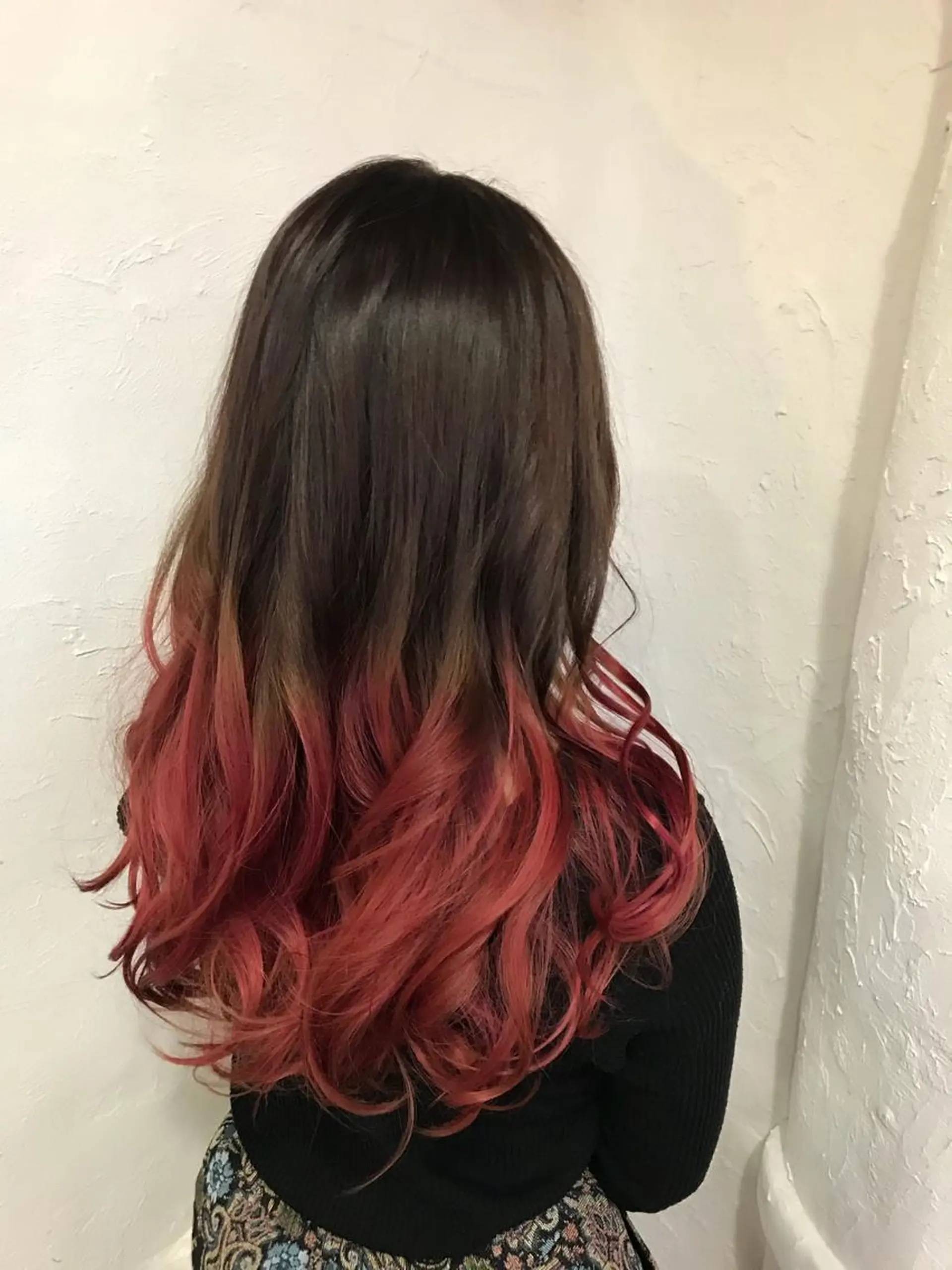 ロング カラー ブリーチ ピンクカラー 伊藤 優希のヘアスタイル