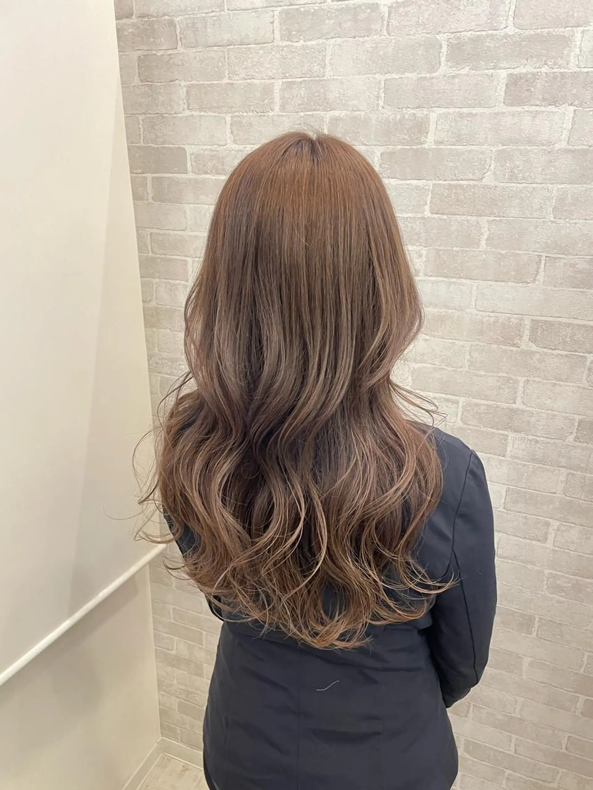 ロング カラー Well's TAIGAのヘアスタイル