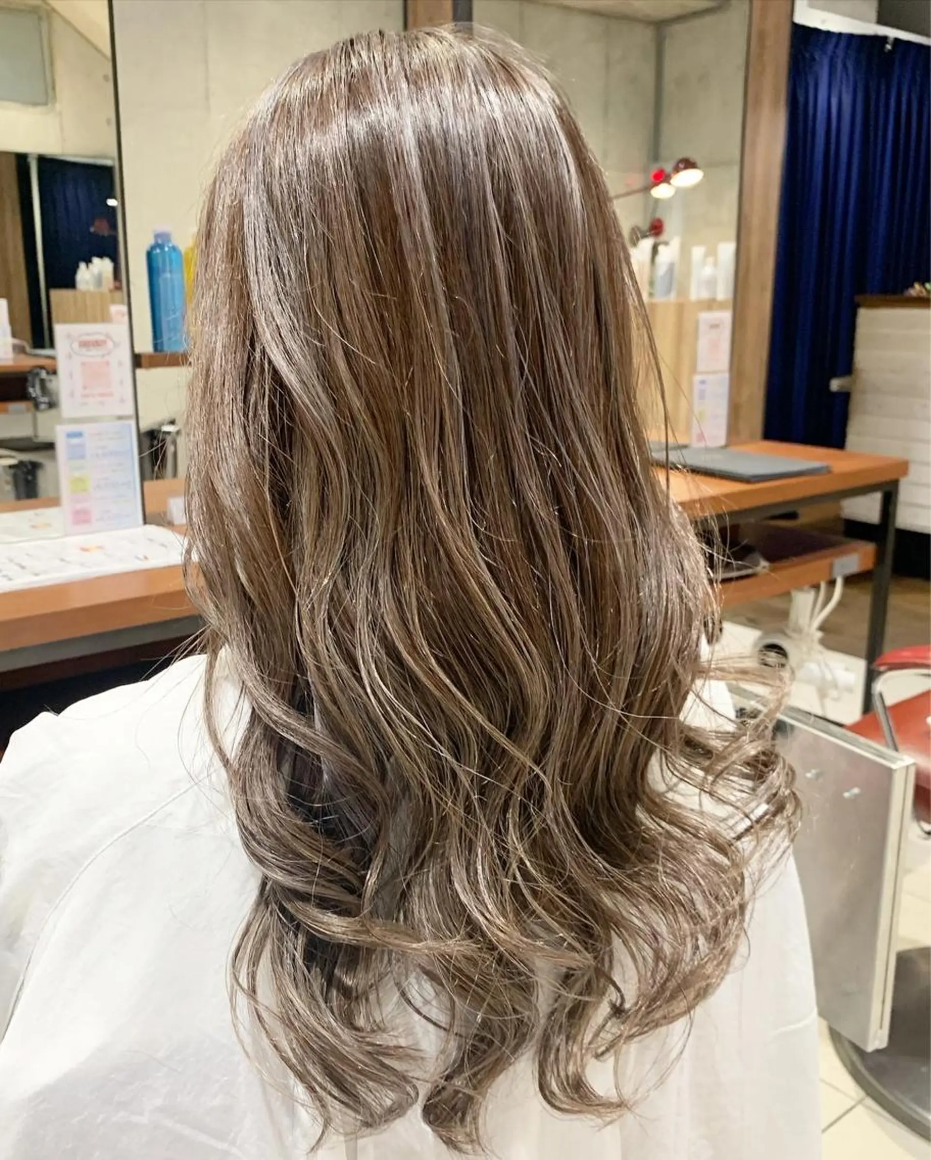 カラー ハイライトカラー AQUA 平田真一のヘアスタイル