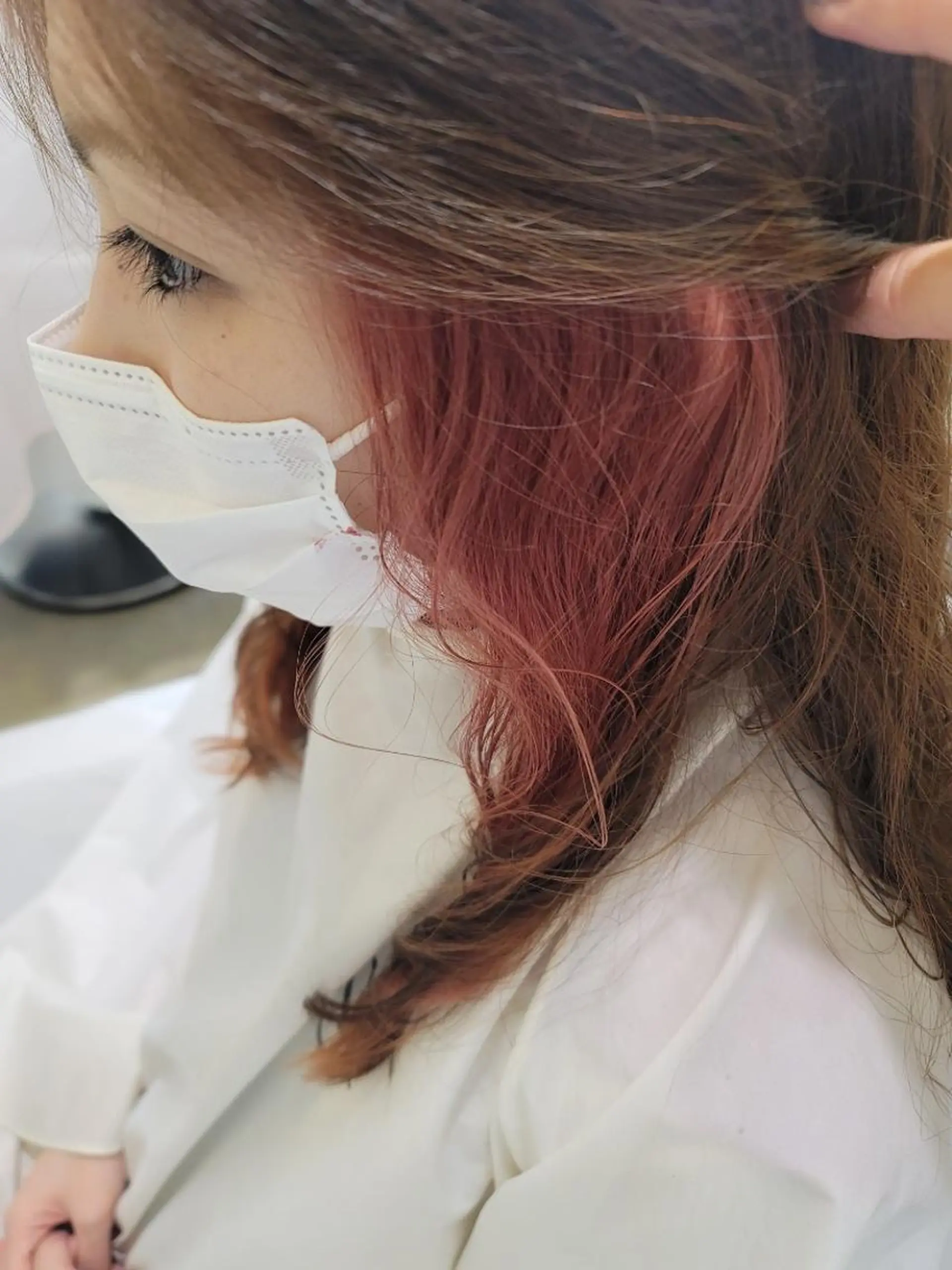 ロング カラー ブリーチ イヤリングカラー インナーカラー ピンクカラー カット ヘアカラー 鈴木 翠のヘアスタイル