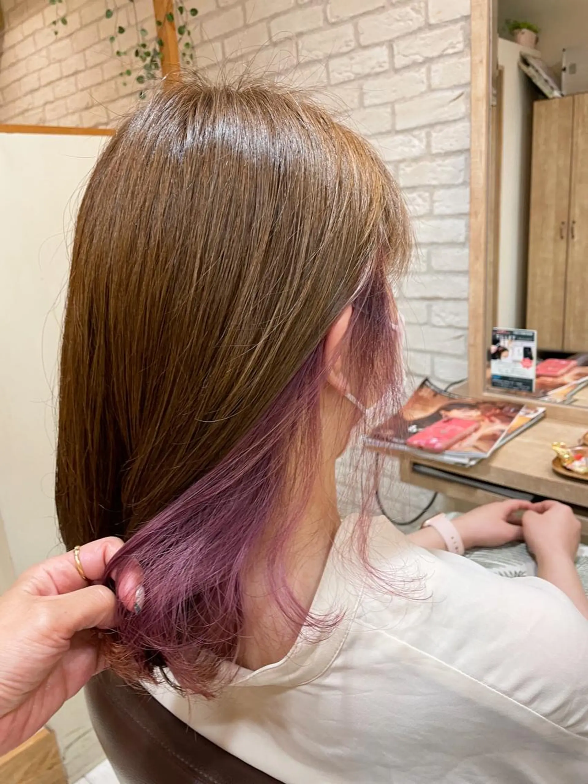 ミディアム カラー ベージュカラー インナーカラー ピンクカラー 清水 有実子のヘアスタイル