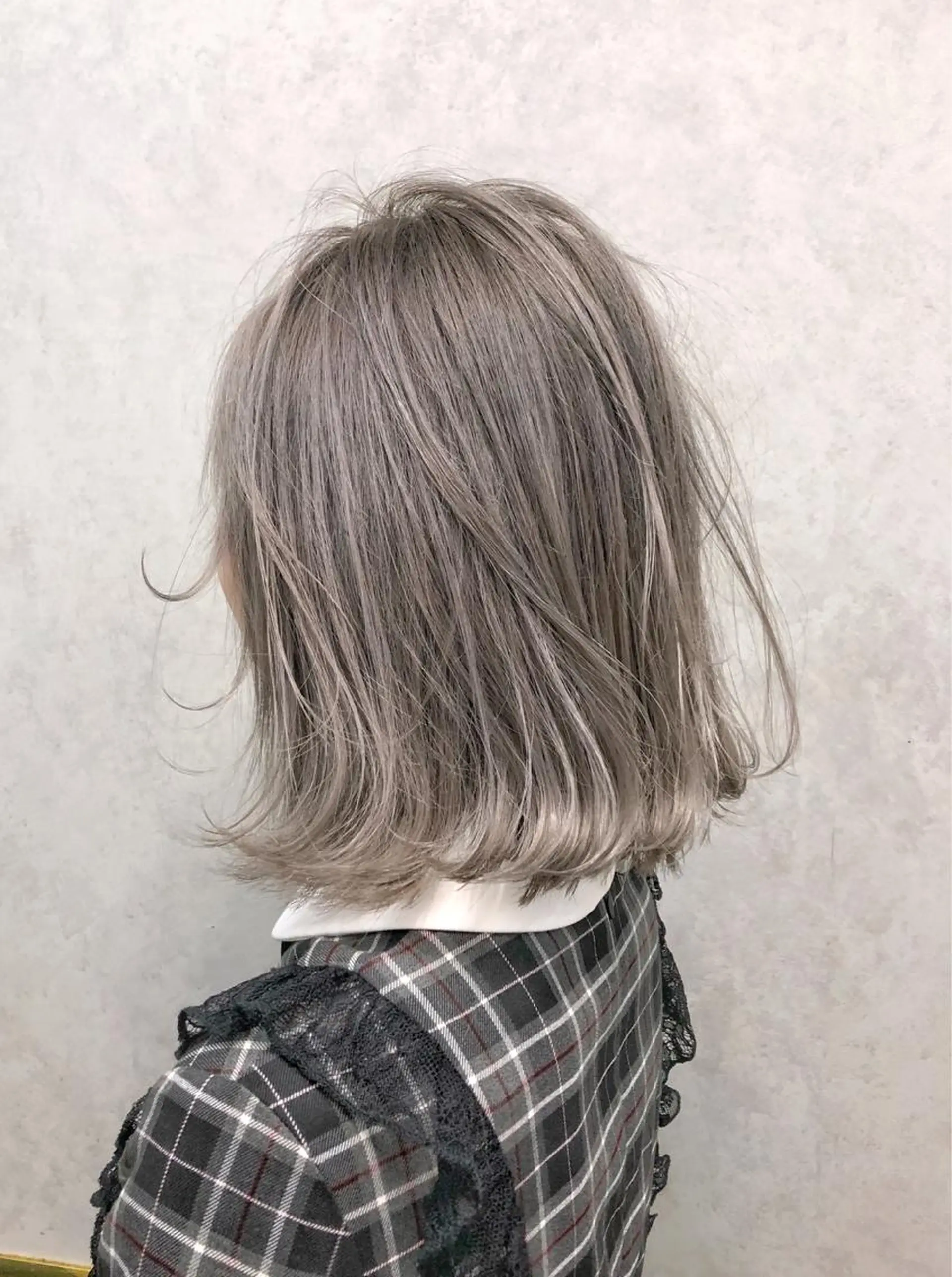ミディアム 塩川 和弥のヘアスタイル