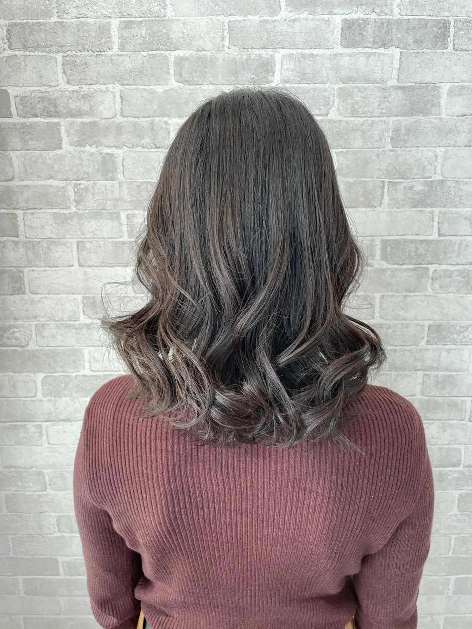 ミディアム カラー ヘアカラー トリートメント Well's TAIGAのヘアスタイル