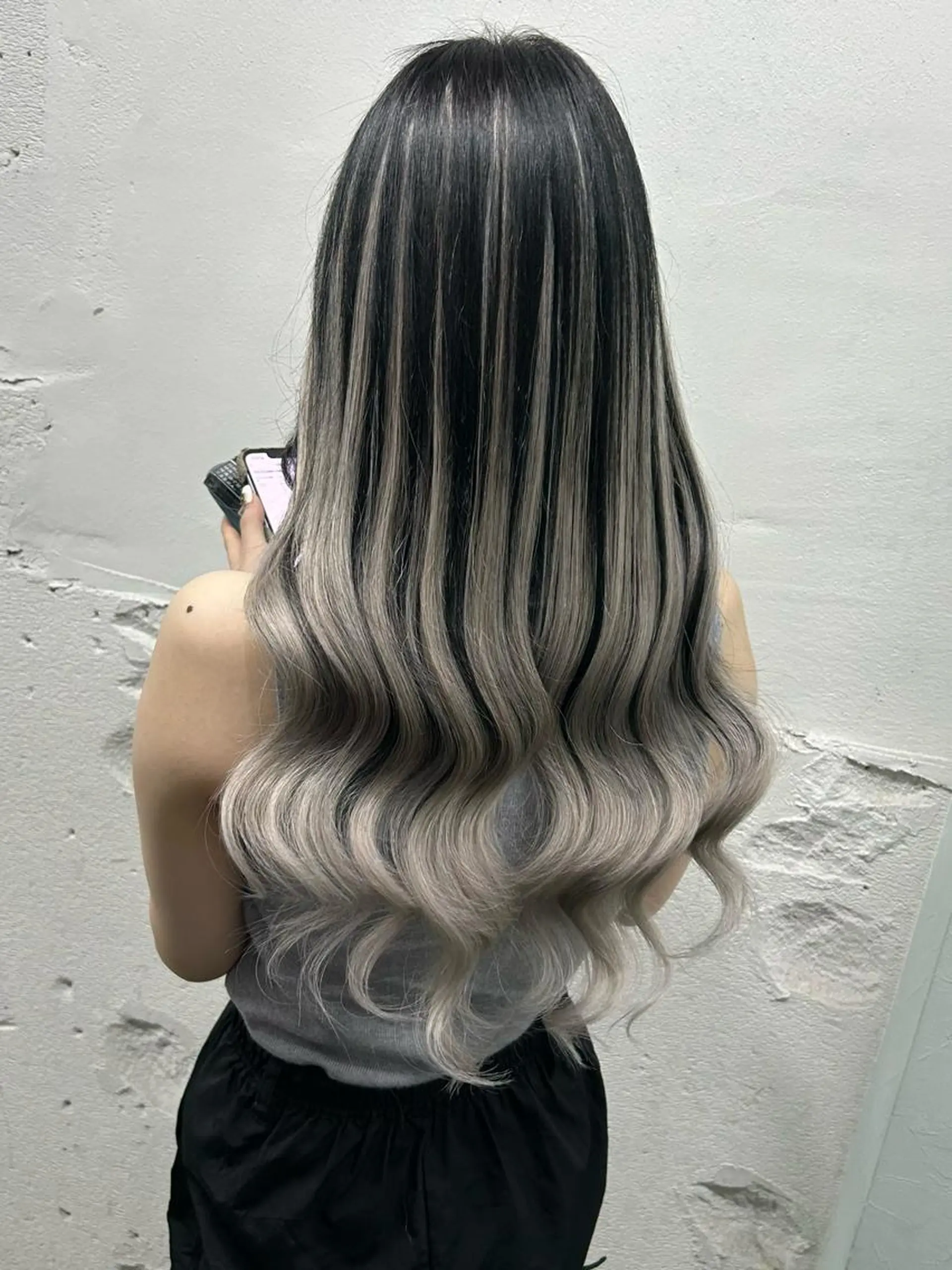 ミディアム カラー シールエクステ ダブルカラー ハイライトカラー ハイトーンカラー エクステ シールエクステの女神 🍑Momo🍑のヘアスタイル