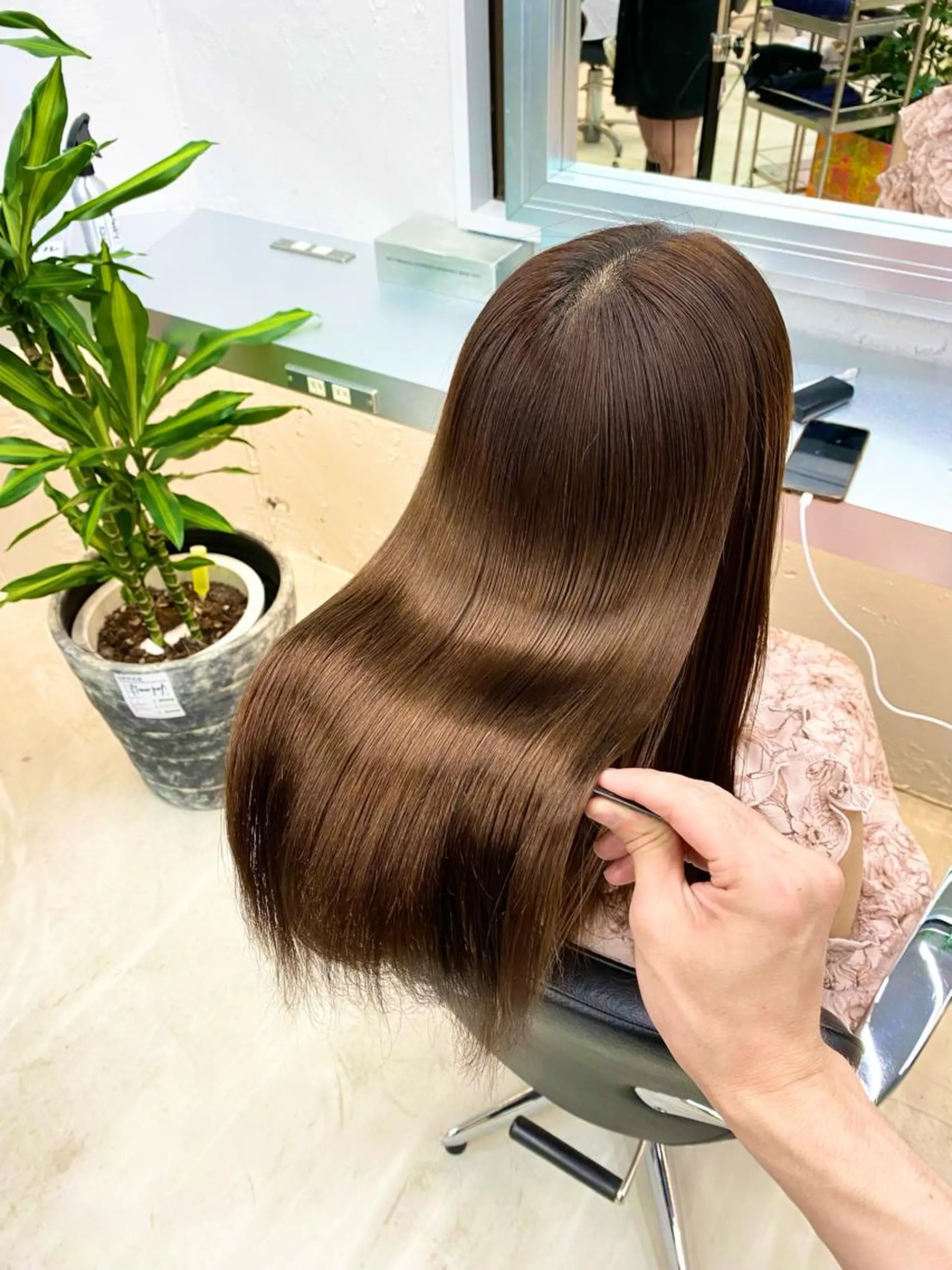 セミロング パーマ 伸ばしかけ 縮毛矯正 酸性ストレート ストレートパーマ カット ヘアカラー トリートメント 普通の美容室じゃない ‼️/若林のヘアスタイル