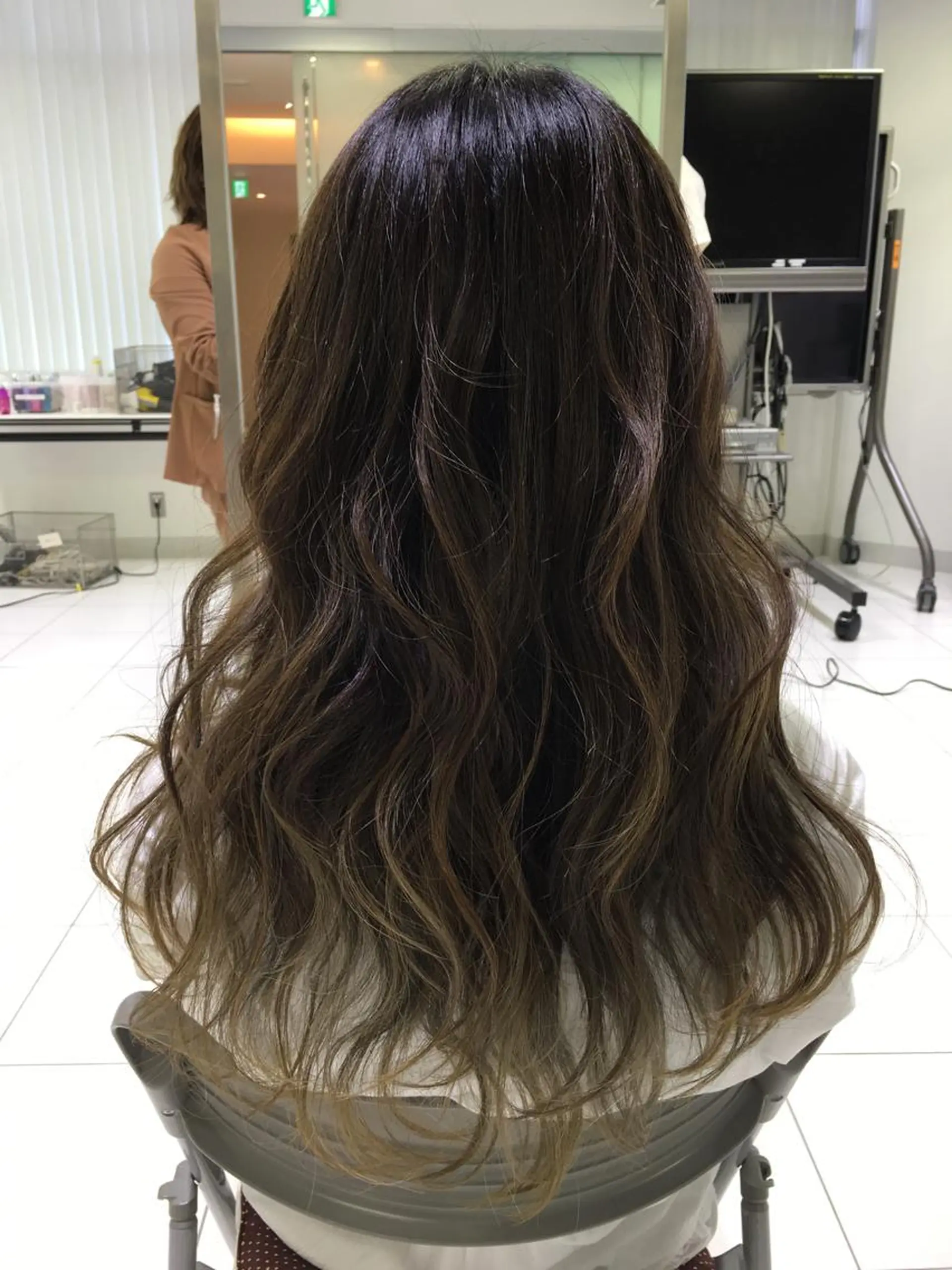 ロング カラー バレイヤージュ レイヤーカット Agu  hair rupia 金沢店所属・金沢美容室/ 艶髪/夜営業/JINのヘアスタイル