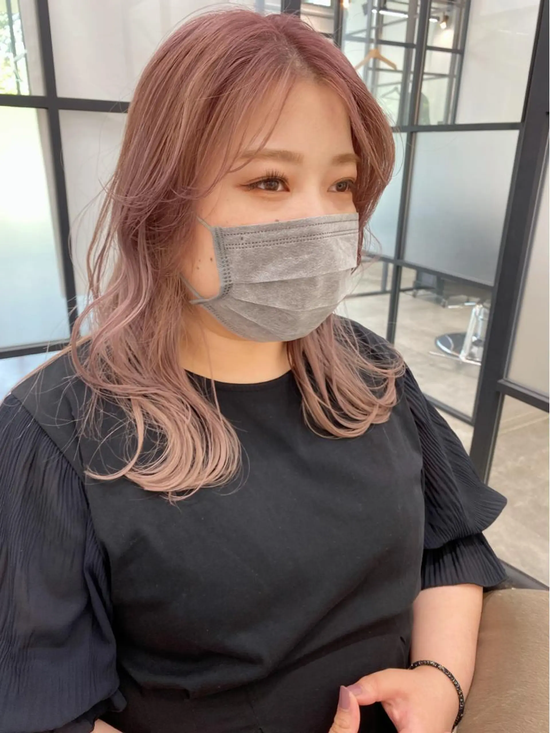 ミディアム 三浦 望のヘアスタイル