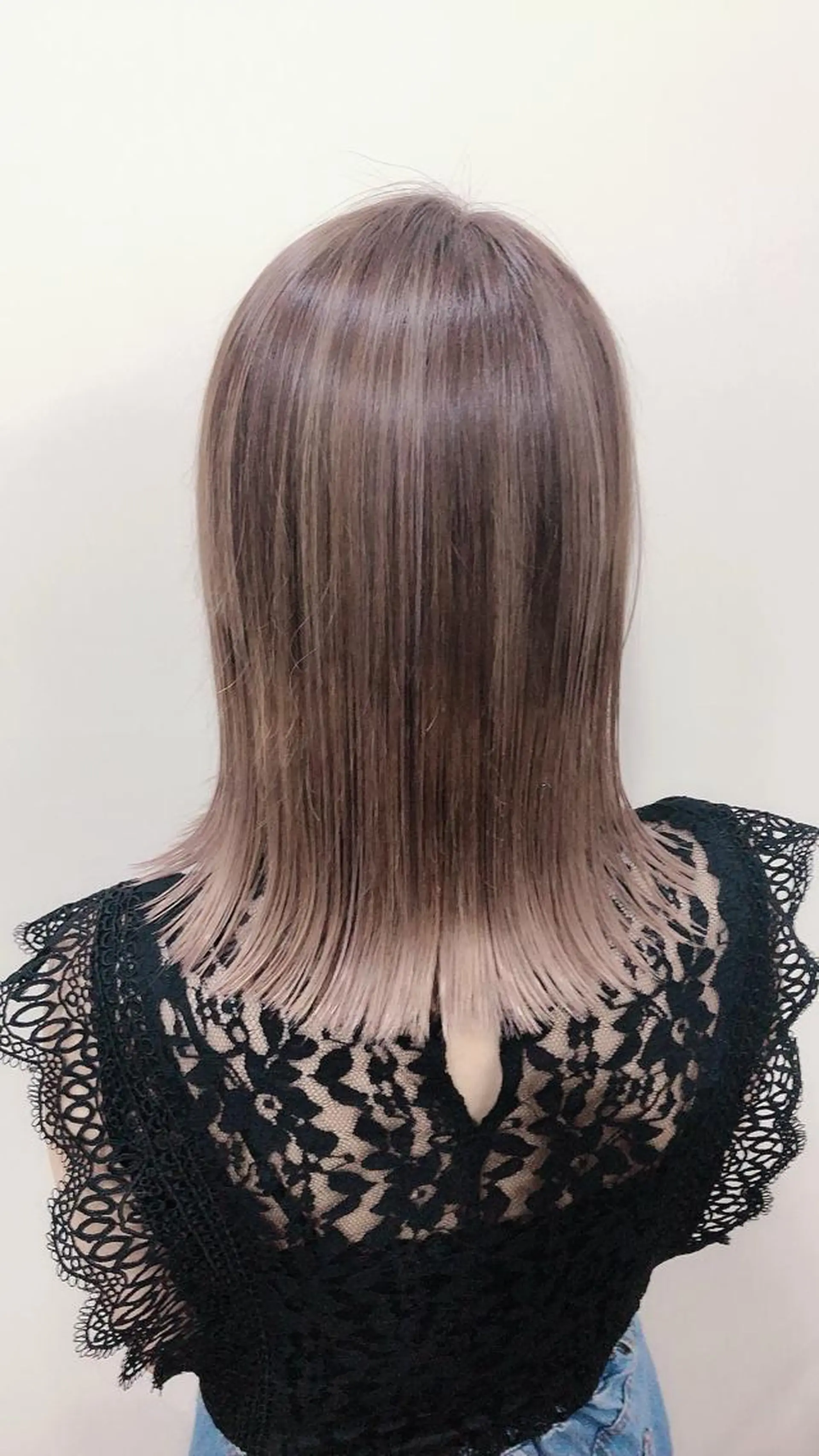 ミディアム カット ヘアカラー Well's TAIGAのヘアスタイル