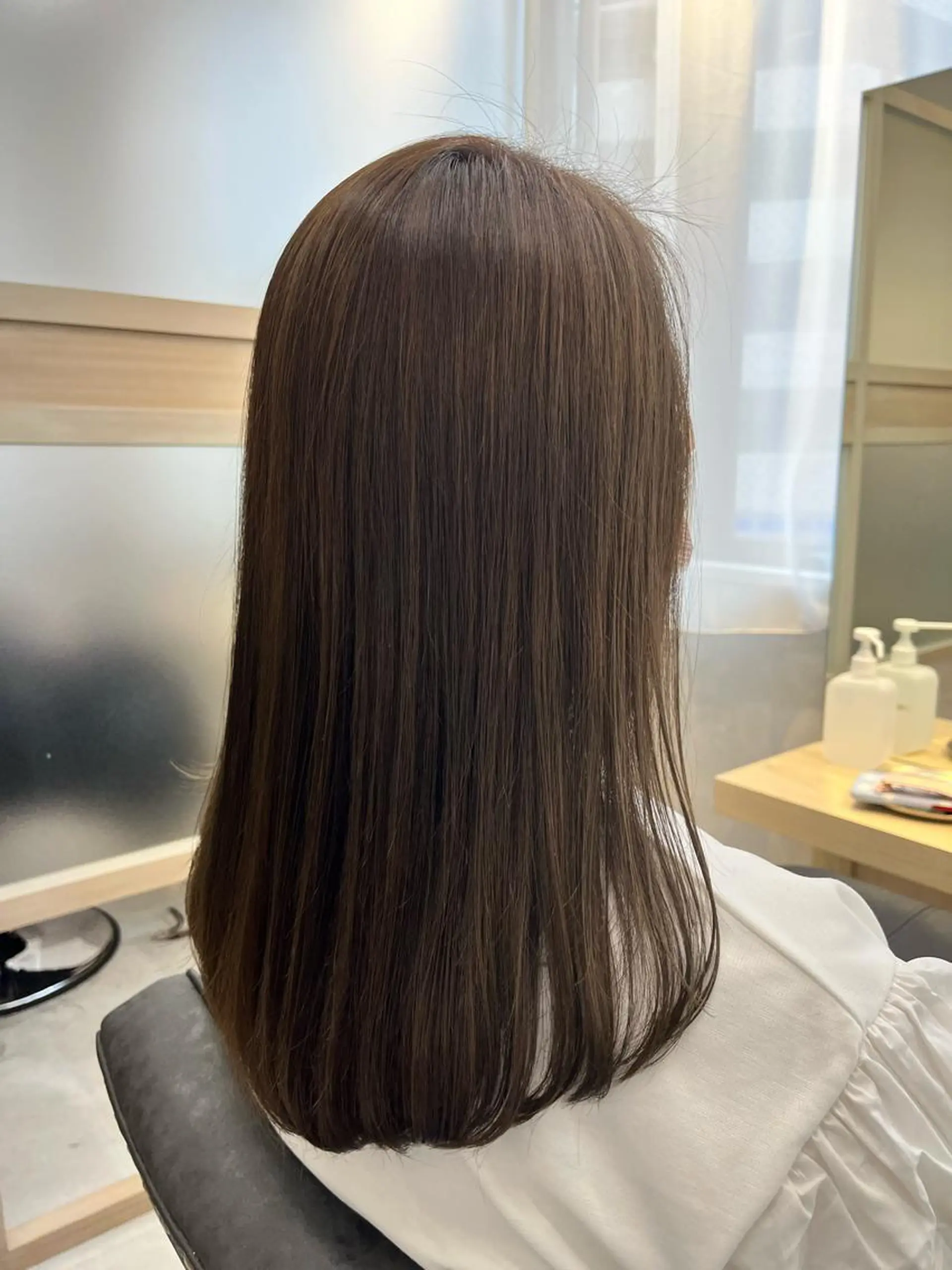 セミロング カラー ベージュカラー オリーブベージュ カット ヘアカラー トリートメント 天野 涼のヘアスタイル