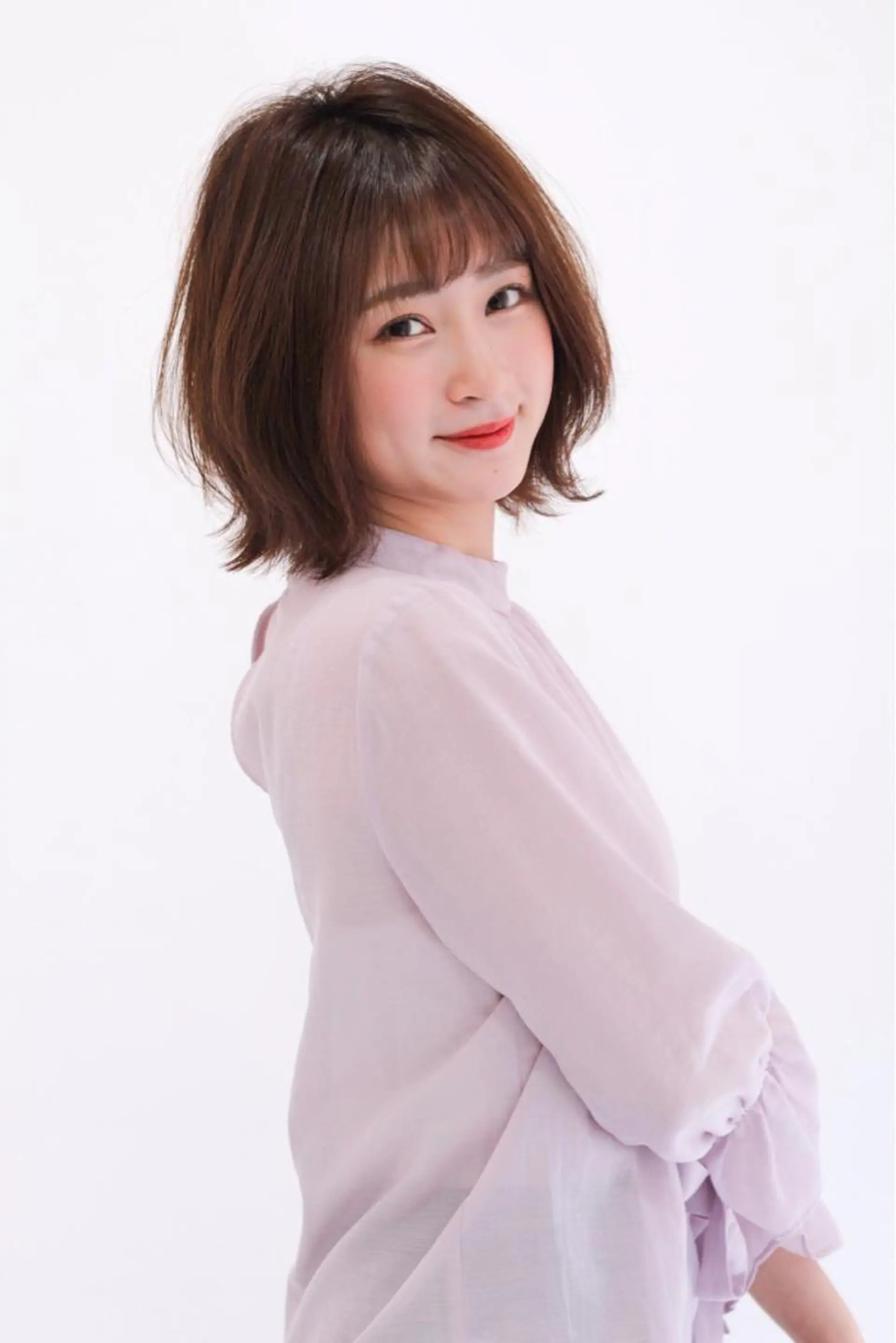 ショート 白髪ぼかしモデル募集 今村理央奈のヘアスタイル