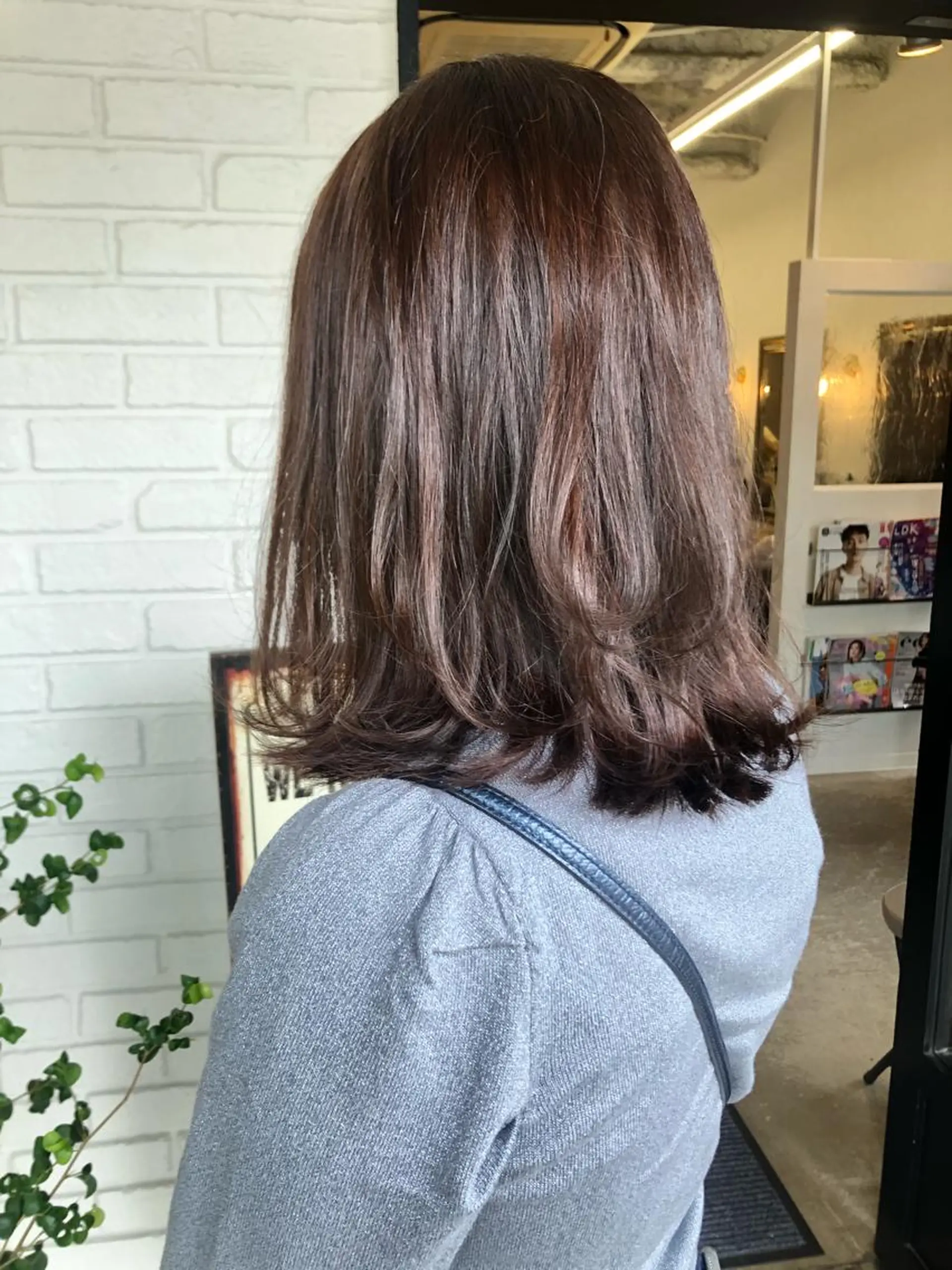 ミディアム カラー 齋藤 真由のヘアスタイル