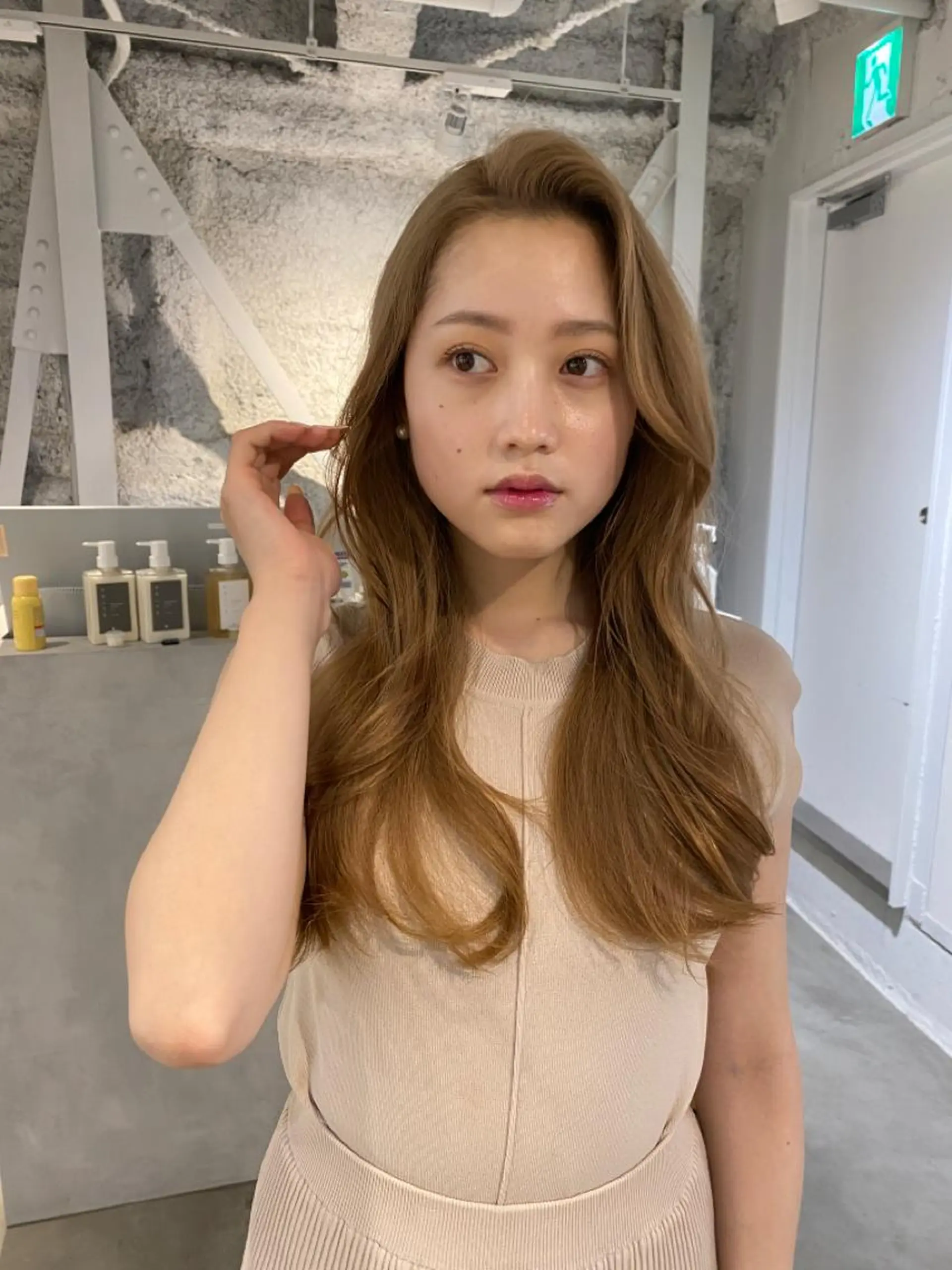 セミロング パーマ セミロングパーマ くびれヘア 韓国風ヘア カット ヘアカラー パーマ トリートメント レイヤーカットのプロ 大人ヘア宮森貴志のヘアスタイル