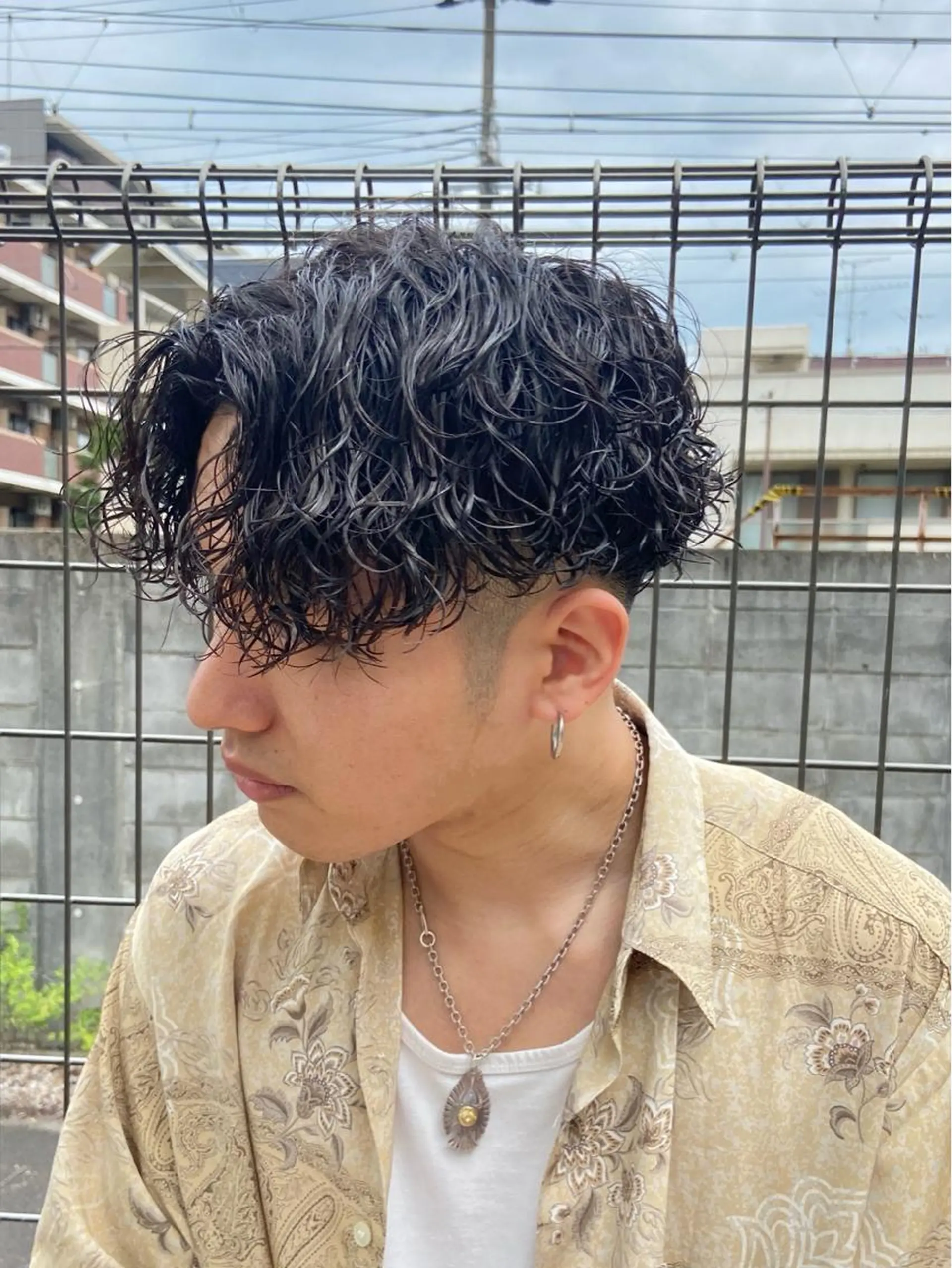 メンズ センターパート フェードカット メンズパーマ 波巻きパーマ カット パーマ 渥美祐耶 【メンズカット】のヘアスタイル