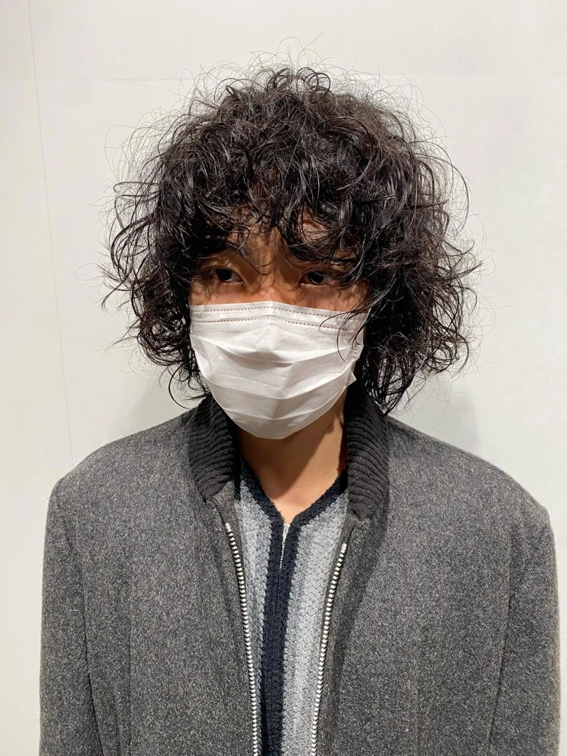 ミディアム パーマ メンズ ミディアムパーマ メンズパーマ メンズウルフカット ウルフカット LITA hair【リタヘアー】所属・メンズスタイル特化◎ 永戸圭汰のヘアスタイル