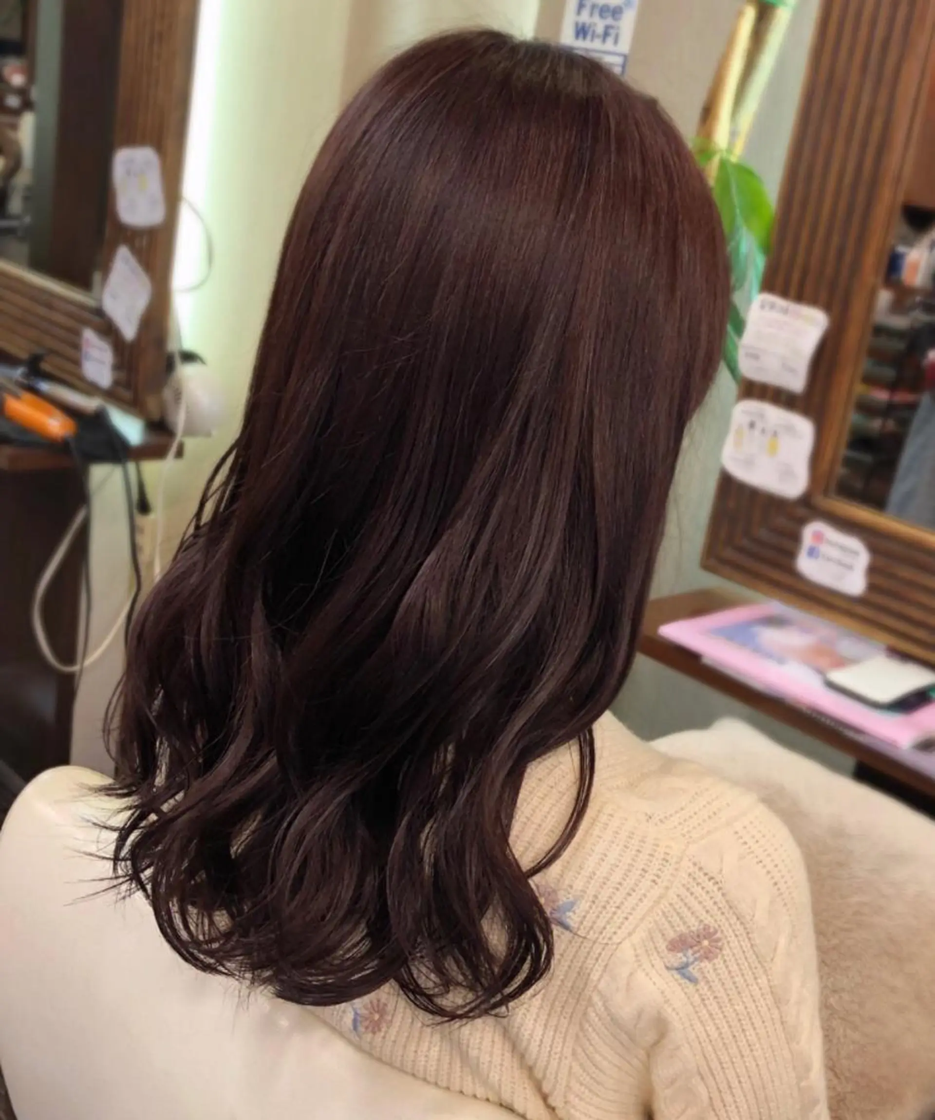 カラー 西形 梨瑚のヘアスタイル