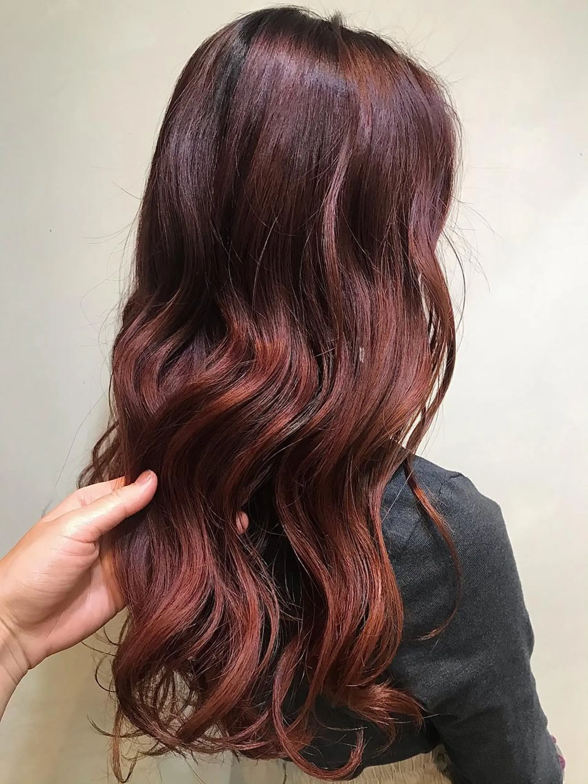 セミロング カラー パーマ ブリーチ オレンジ オレンジレッド レッドカラー ナガミネアリサ/ 学芸大学/海外ヘアのヘアスタイル