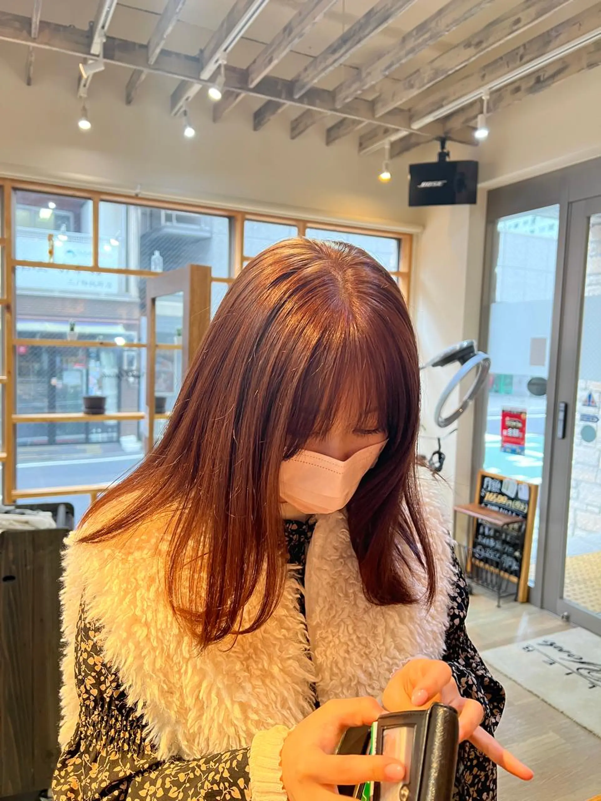 セミロング カラー ブリーチ ブリーチなしカラー ピンクカラー アトリエNew York三ノ輪店所属・miku 三ノ輪のヘアスタイル