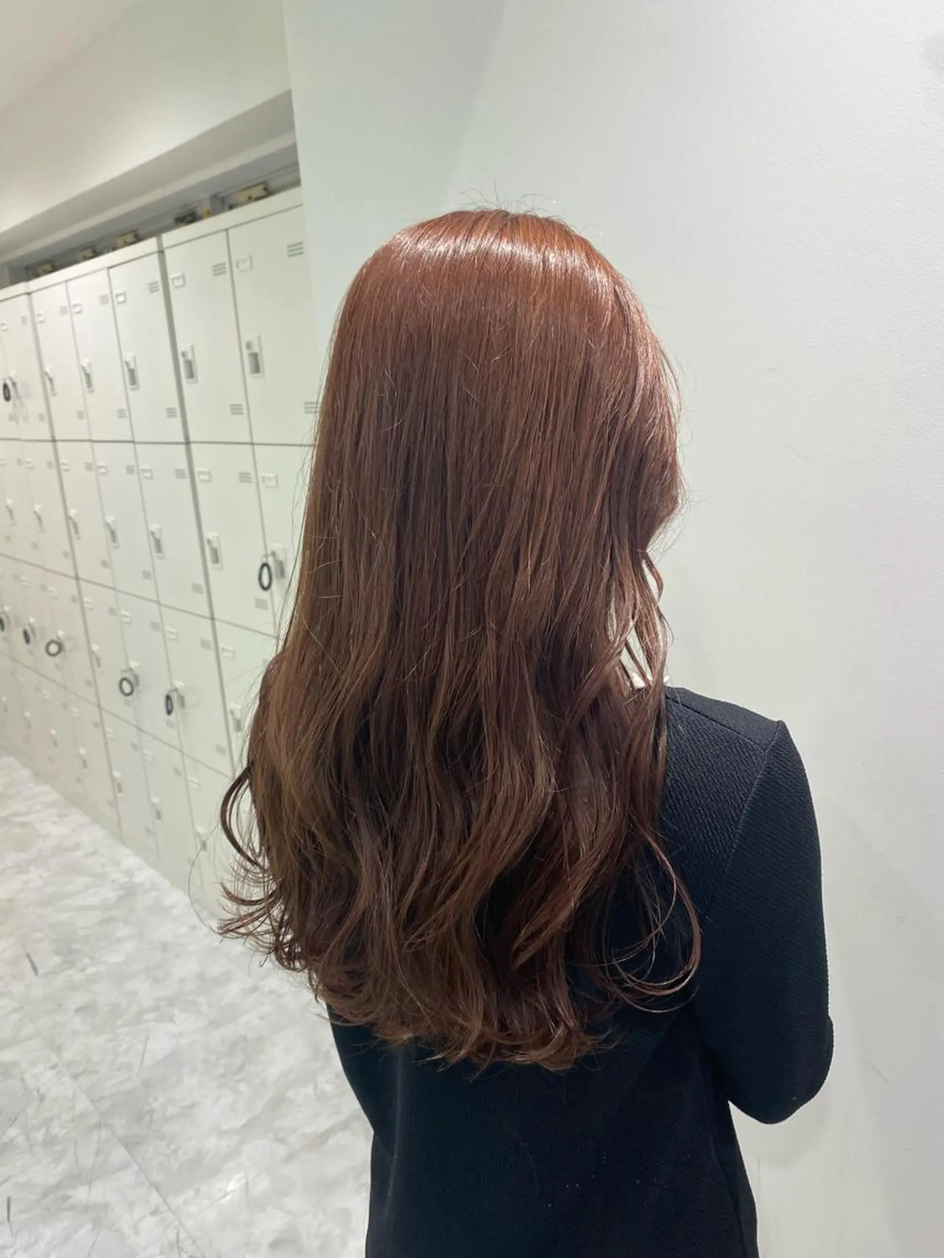 ミディアム カラー パーマ ヘアアレンジ ネイル マツエク・マツパ 韓国風ベージュ🤎 赤みなし🌿横浜🤎のヘアスタイル