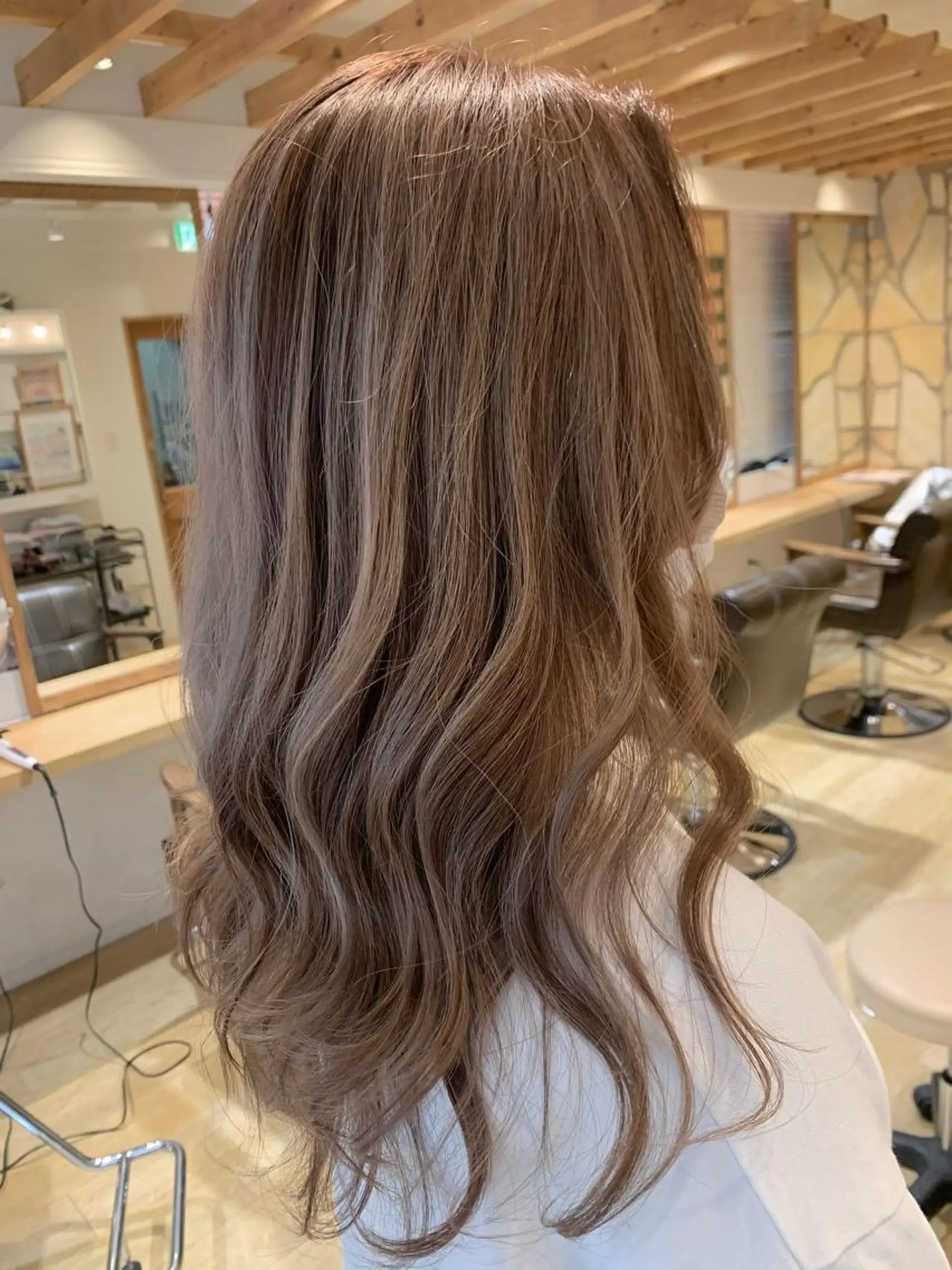 セミロング ハイライト レイヤーカット ヘアカラー トリートメント 渋谷ハイトーン/ デザインカラー阿部のヘアスタイル