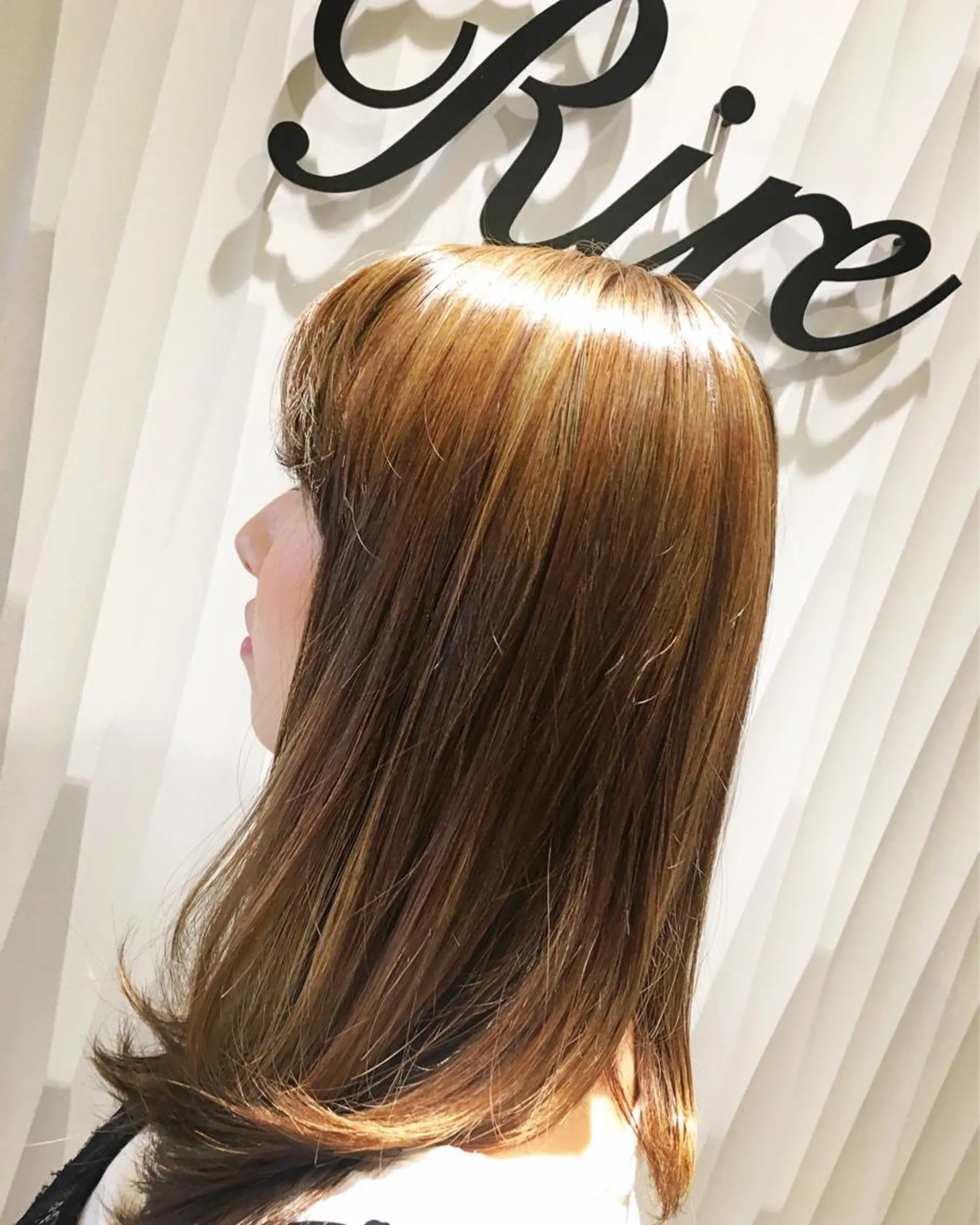 セミロング カラー 大倉 未波のヘアスタイル