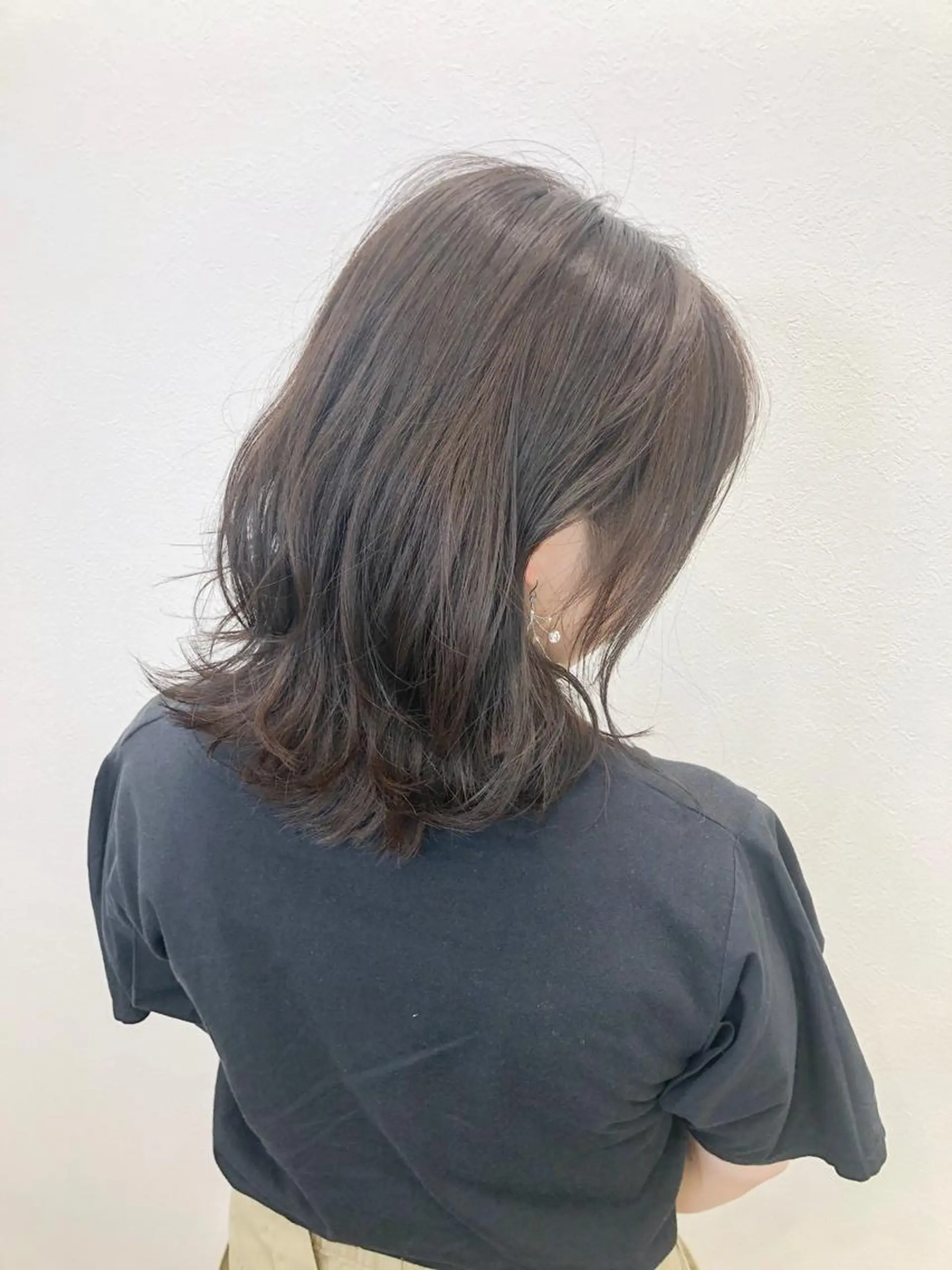 ミディアム アッシュ カット ヘアカラー トリートメント AKANE 【zina新宿】のヘアスタイル