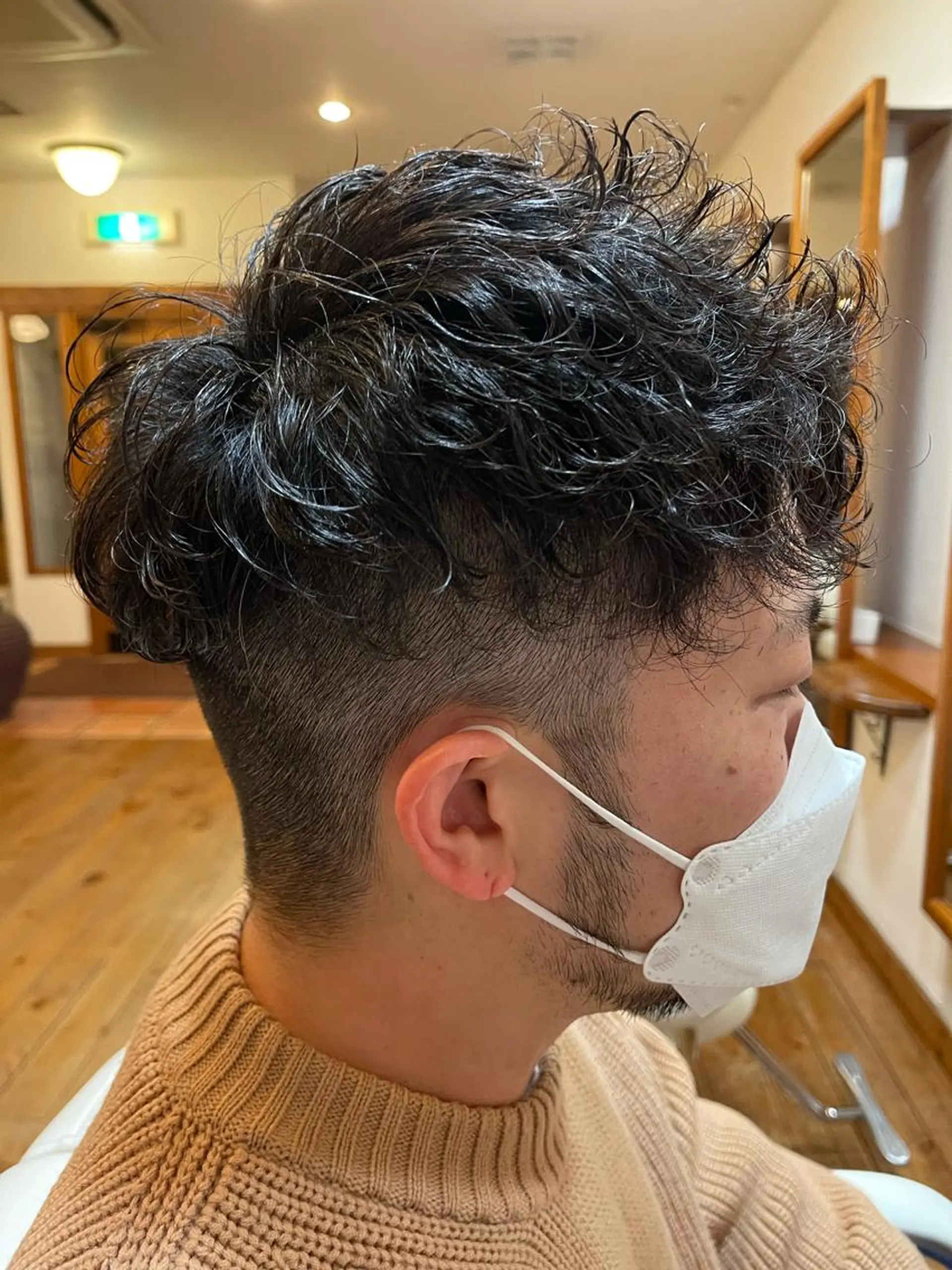 ショート パーマ メンズ 神山 滉平のヘアスタイル
