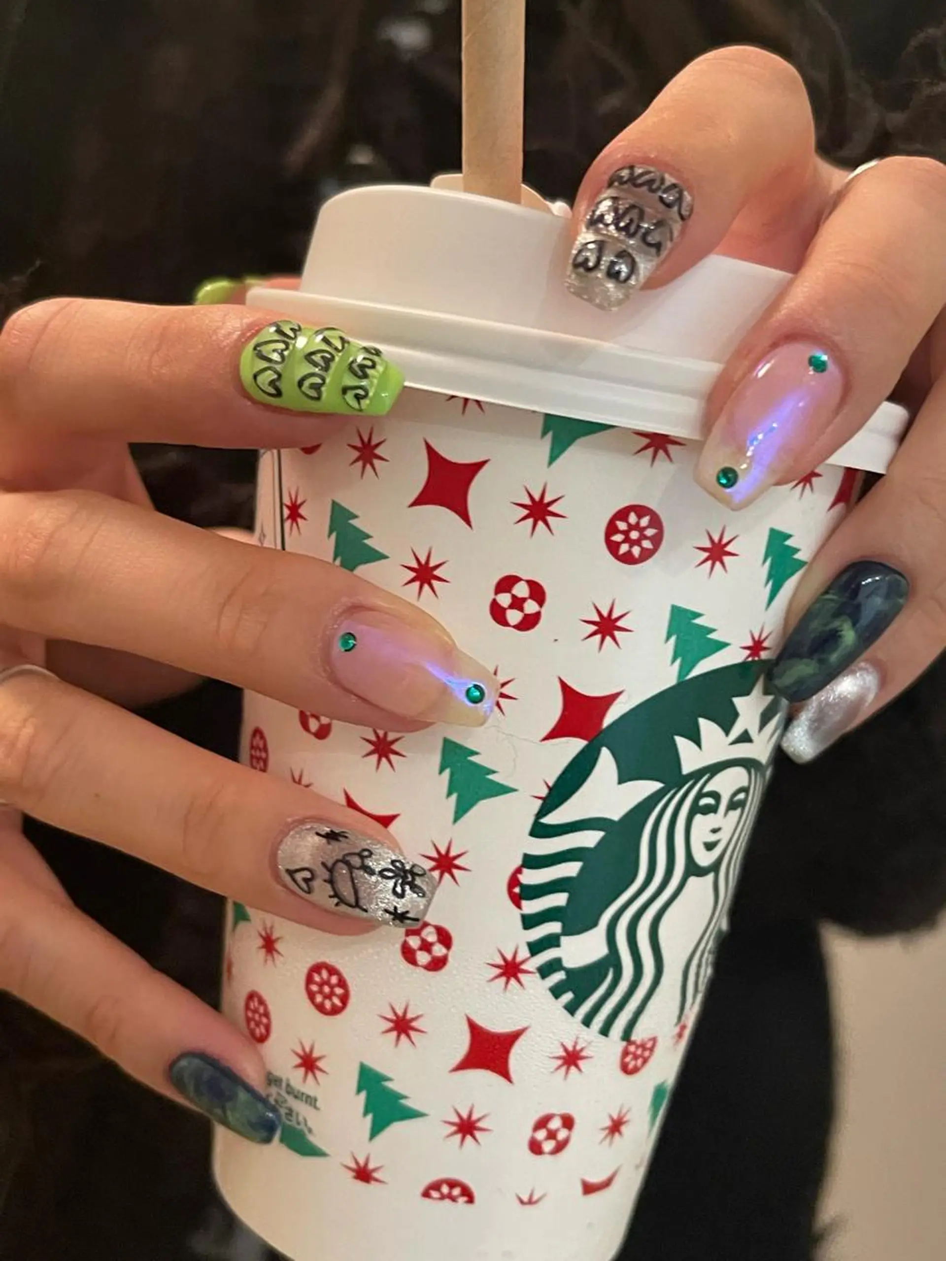 ネイル 8113 海外/y2k/韓国のネイルデザイン