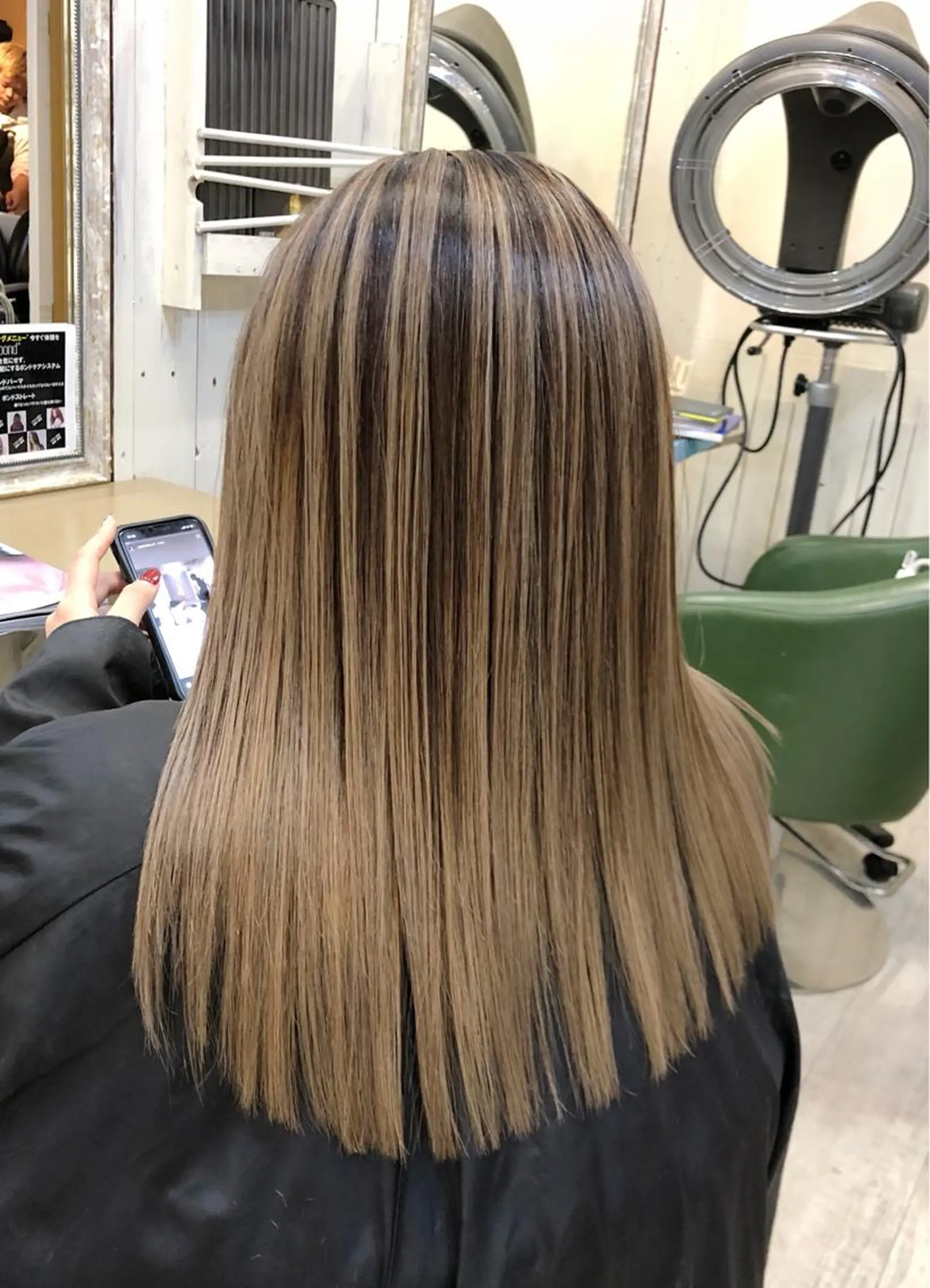 ミディアム レイヤーカット カット ヘアカラー 韓国レイヤー外国人風 透明感カラー髪質改善のヘアスタイル