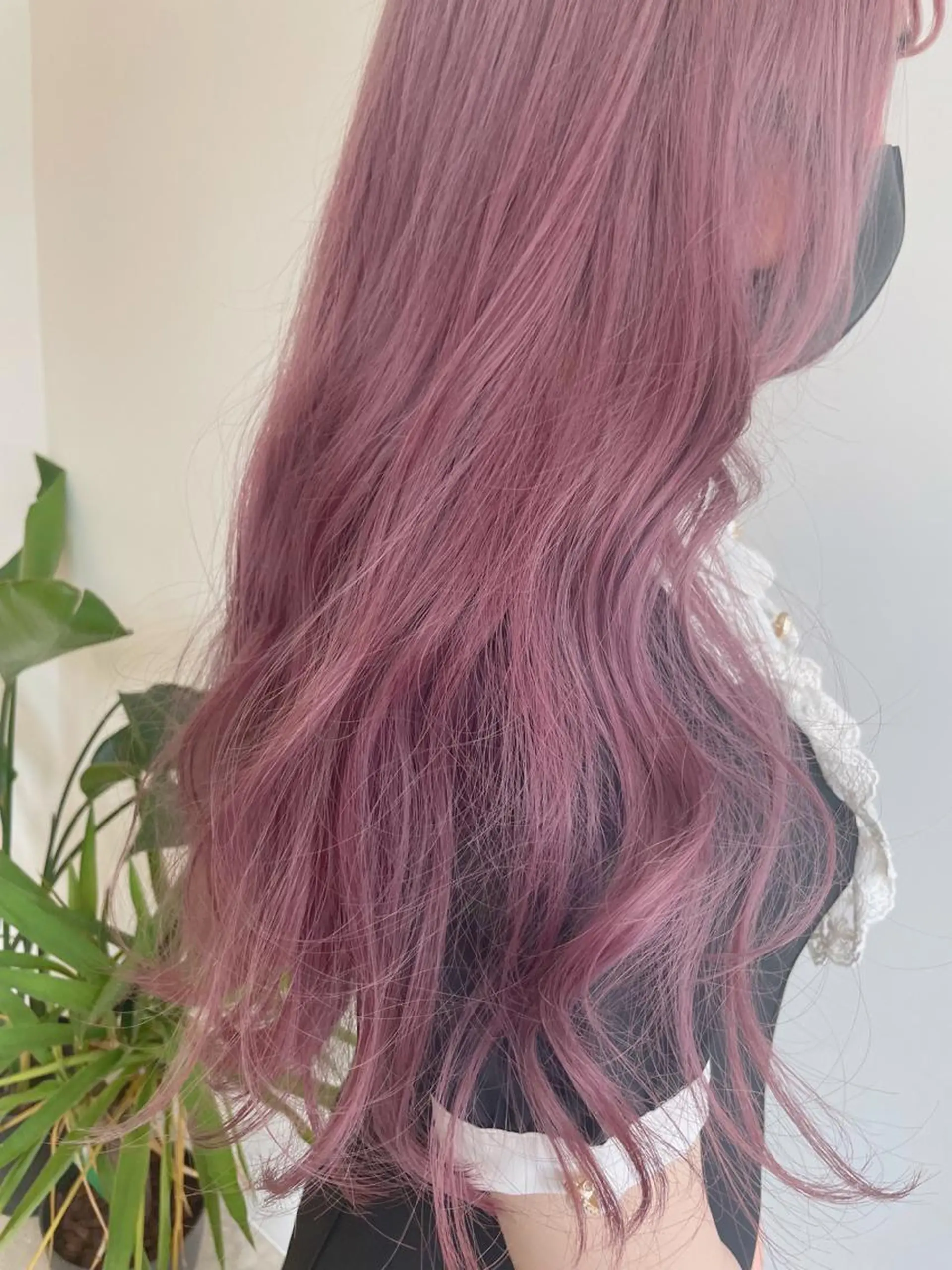 ロング カラー ブリーチ ハイトーンカラー ピンクカラー ヘアカラー Rina  のヘアスタイル