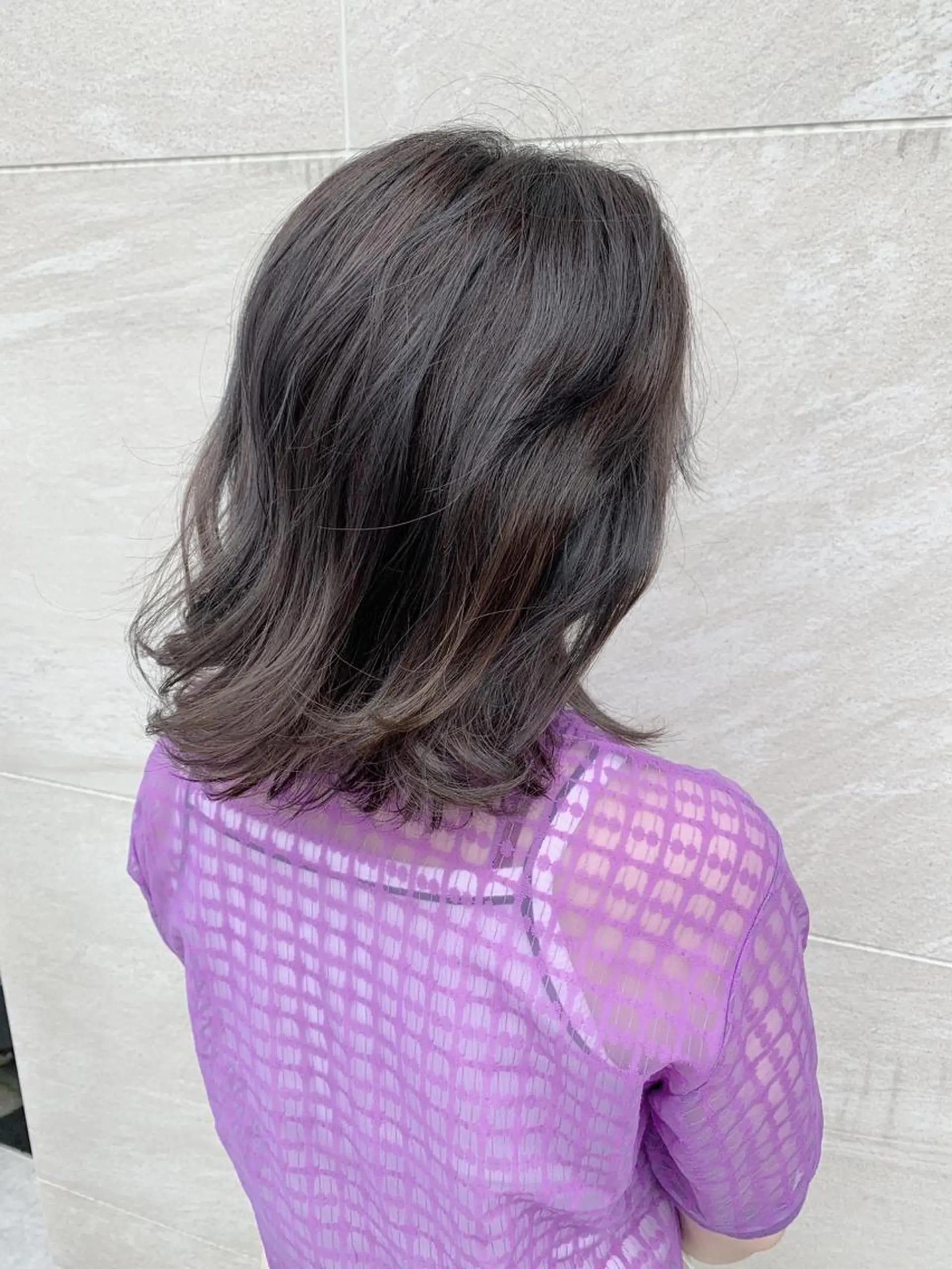 ミディアム カラー ダークグレー ダークグレージュ グレージュ カラー特化サロン大阪 ルービック江坂/新城のヘアスタイル