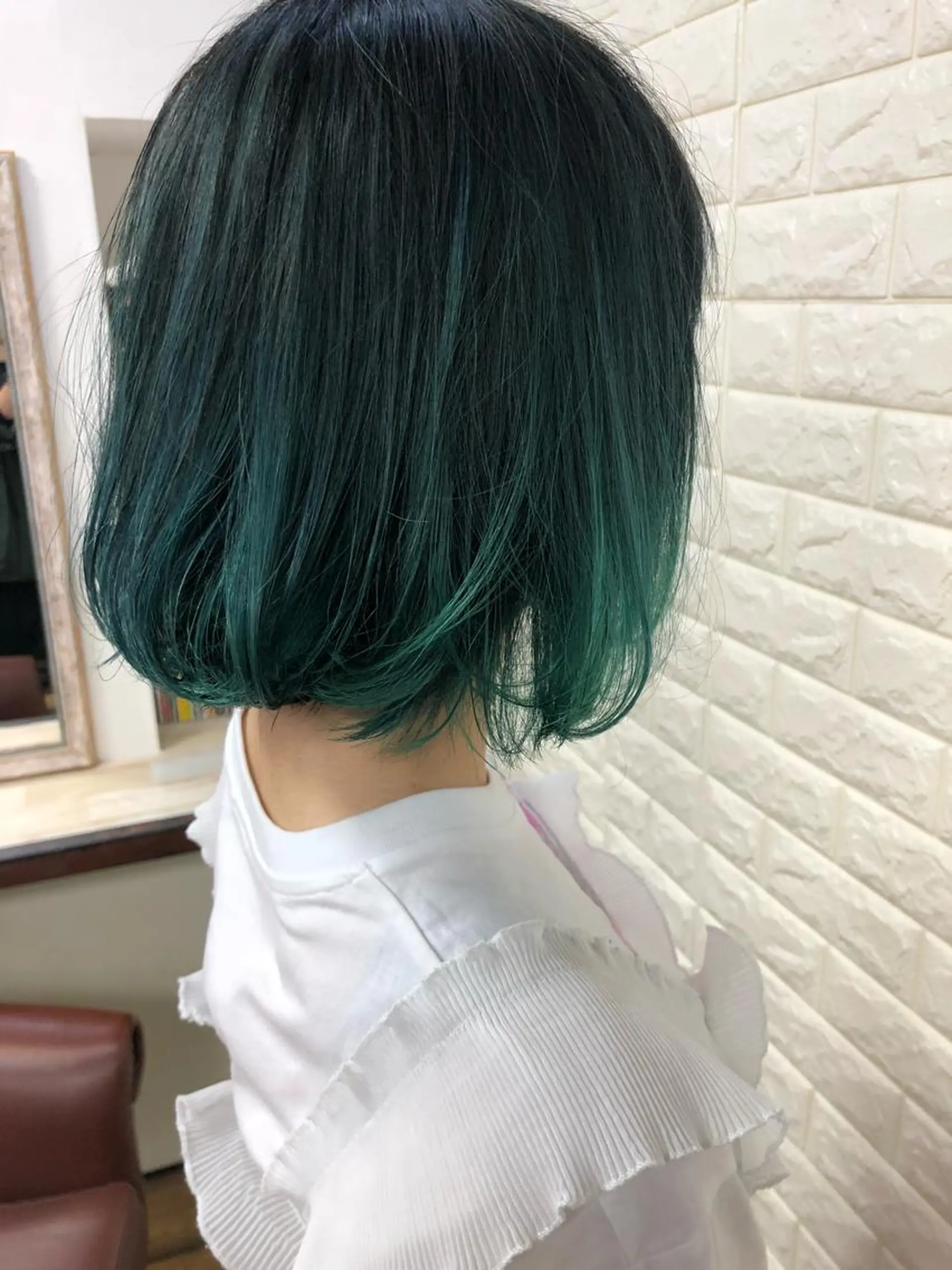 ミディアム カラー バレイヤージュ レイヤーカット ヘアカラー トリートメント famille所属・famille ファミーユのヘアスタイル