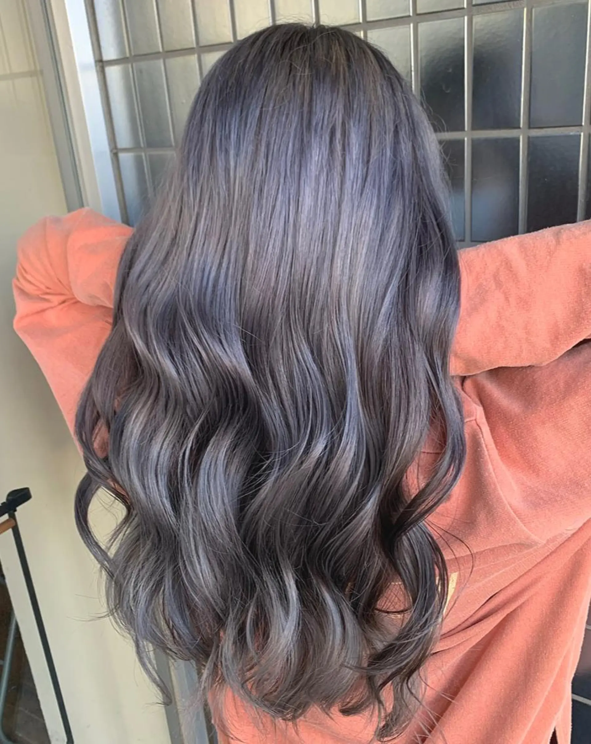 ロング カラー ブリーチ ラベンダーカラー ラベンダーグレー ヘアカラー トリートメント Fan.ray副店長 🌈 響希のヘアスタイル