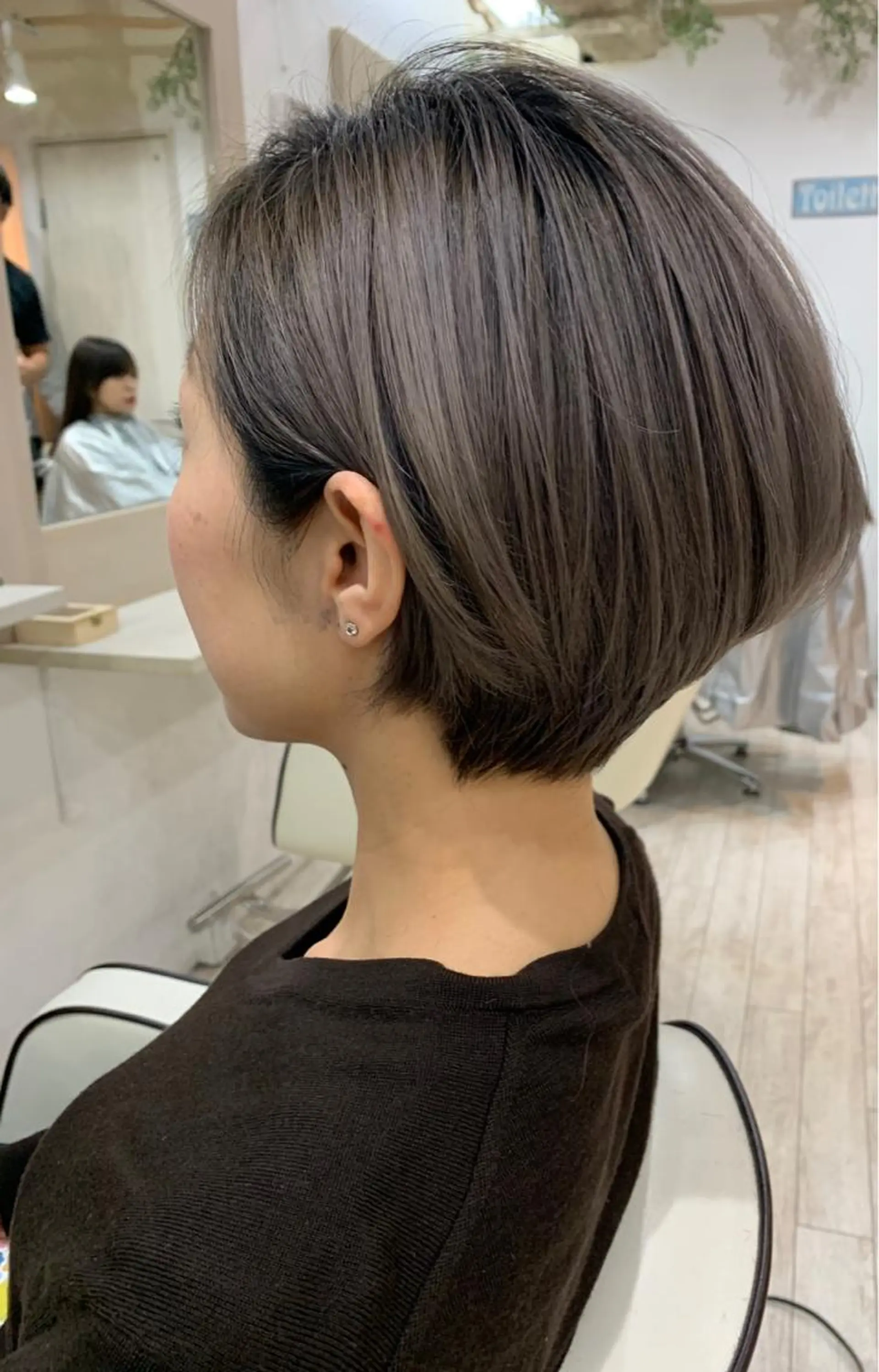 ショート カラー ヘアカラー トリートメント 京都大人女性ショート 徒歩1分/秋山のヘアスタイル