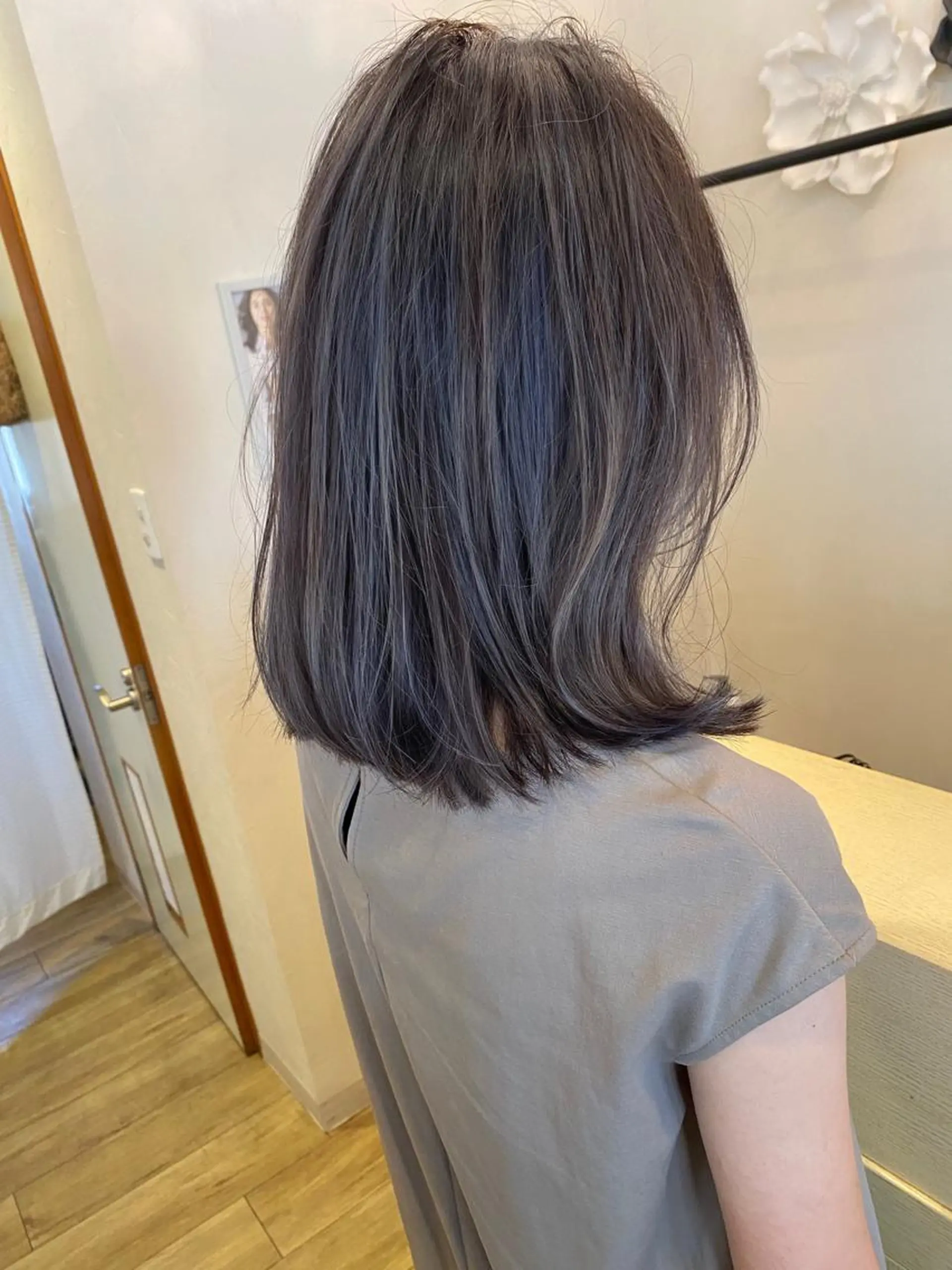 ミディアム カラー イルミナカラー カット ヘアカラー grand juteのヘアスタイル