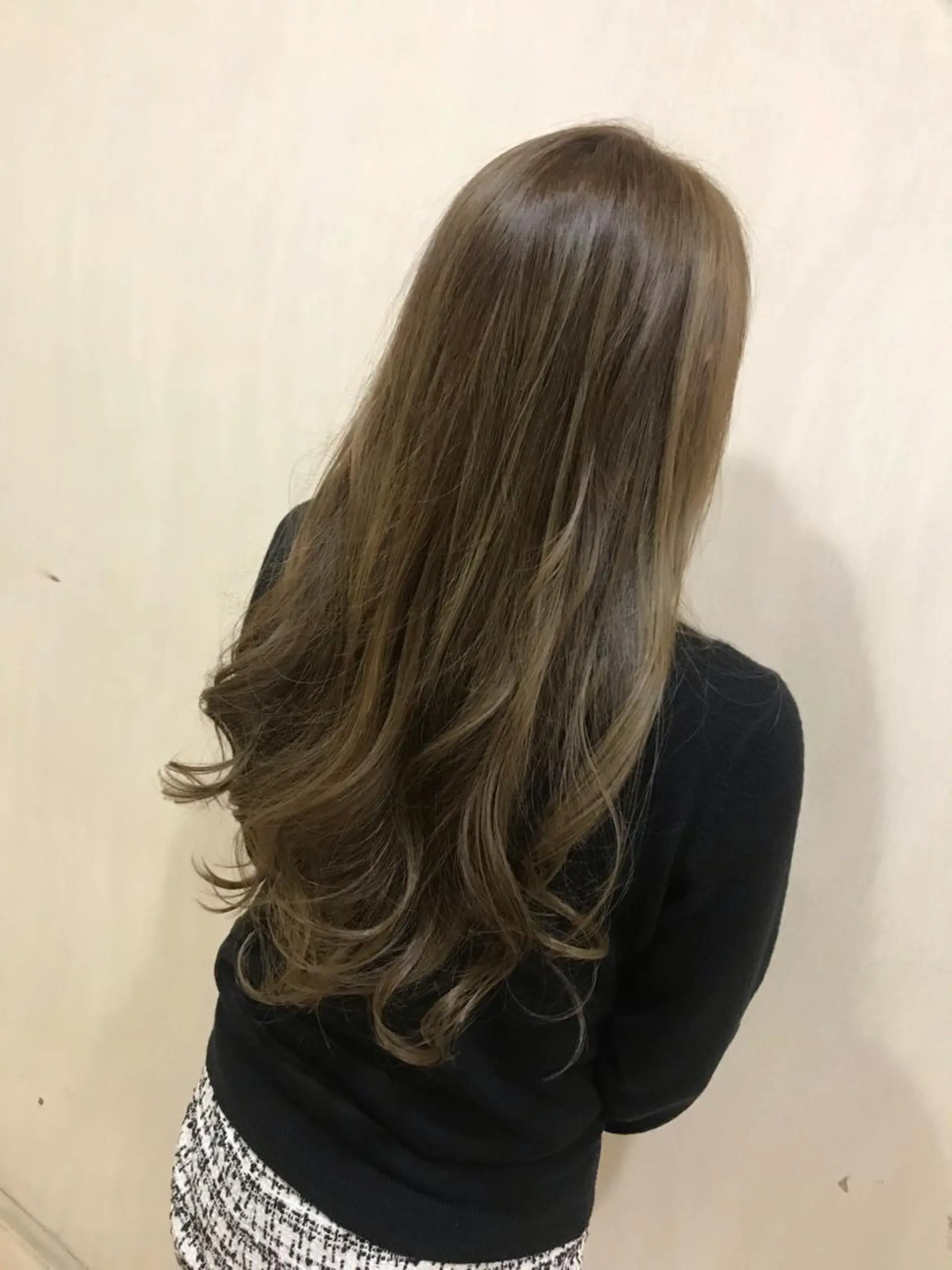 ミディアム カラー パーマ ヘアアレンジ 指名支持率NO.1 スタイリストのヘアスタイル