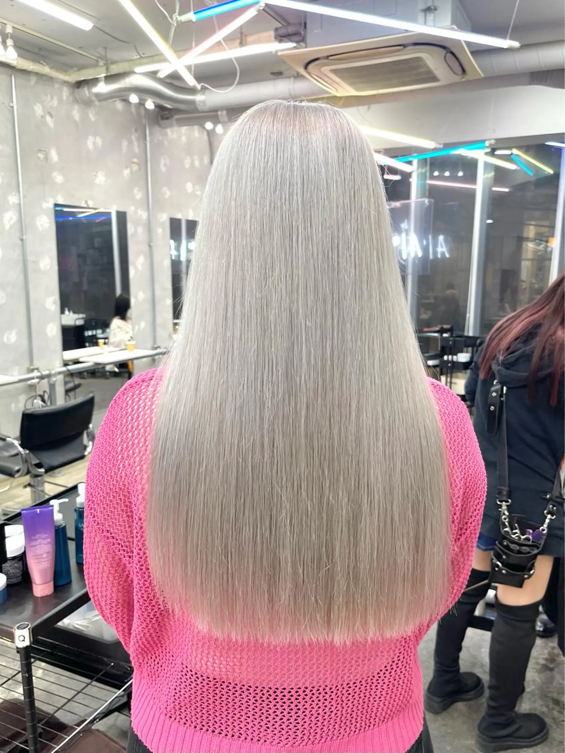 ロング カラー ヘアカラー トリートメント レイヤーカットとハイ トーン/HIROKIのヘアスタイル