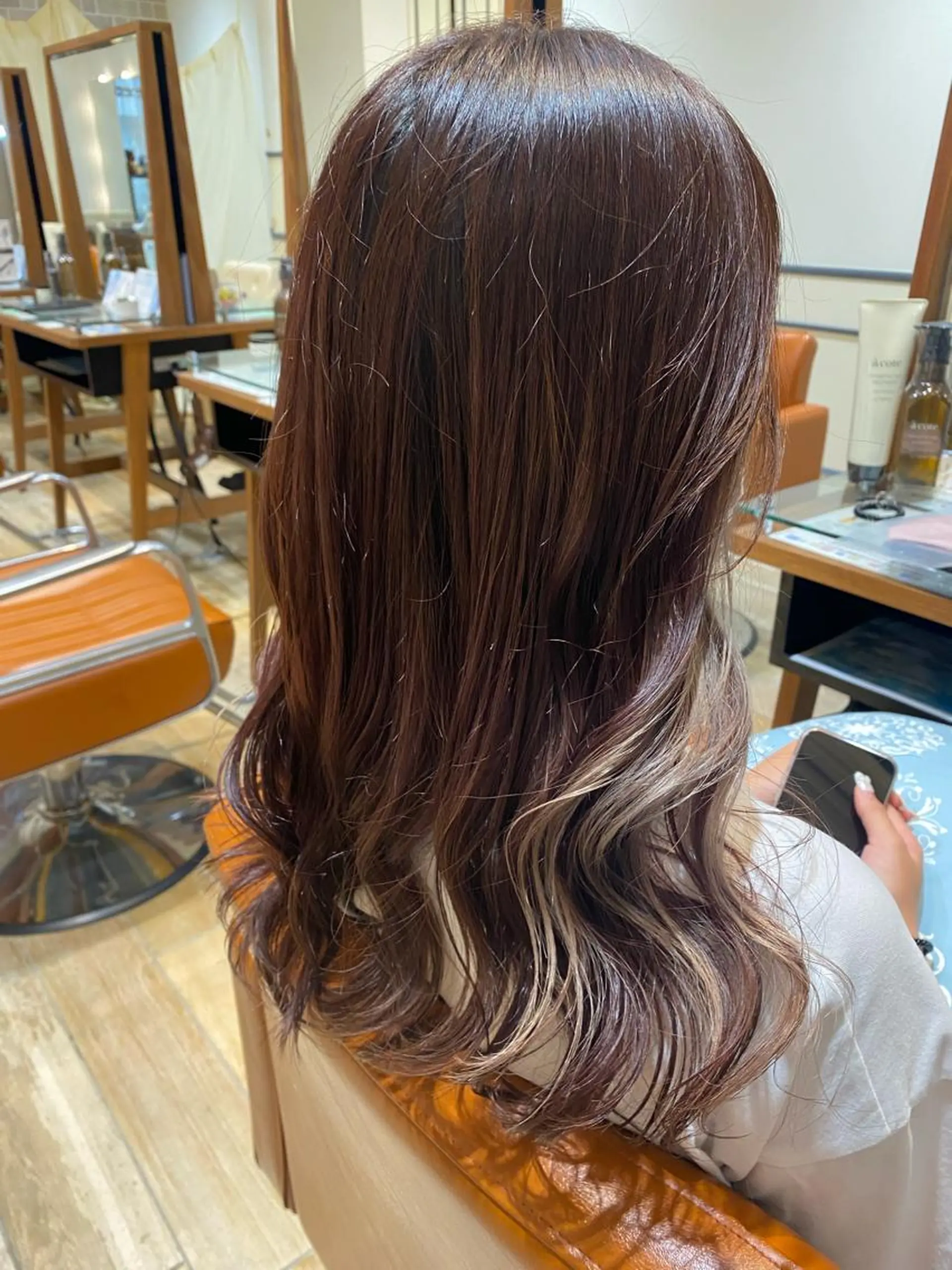 ロング カラー ヘアカラー 宮内 真乃のヘアスタイル