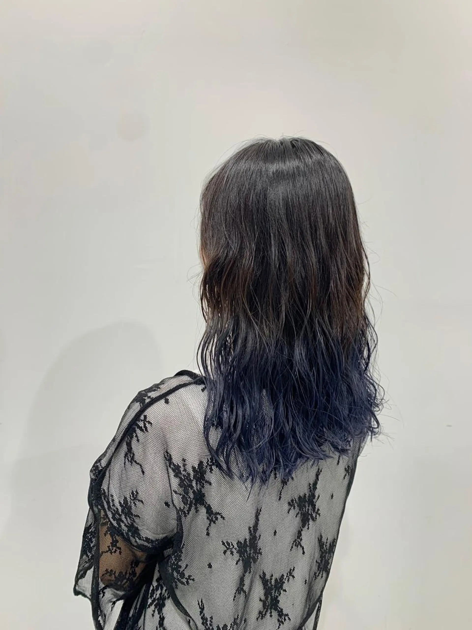 ロング カラー TAKUMI .のヘアスタイル