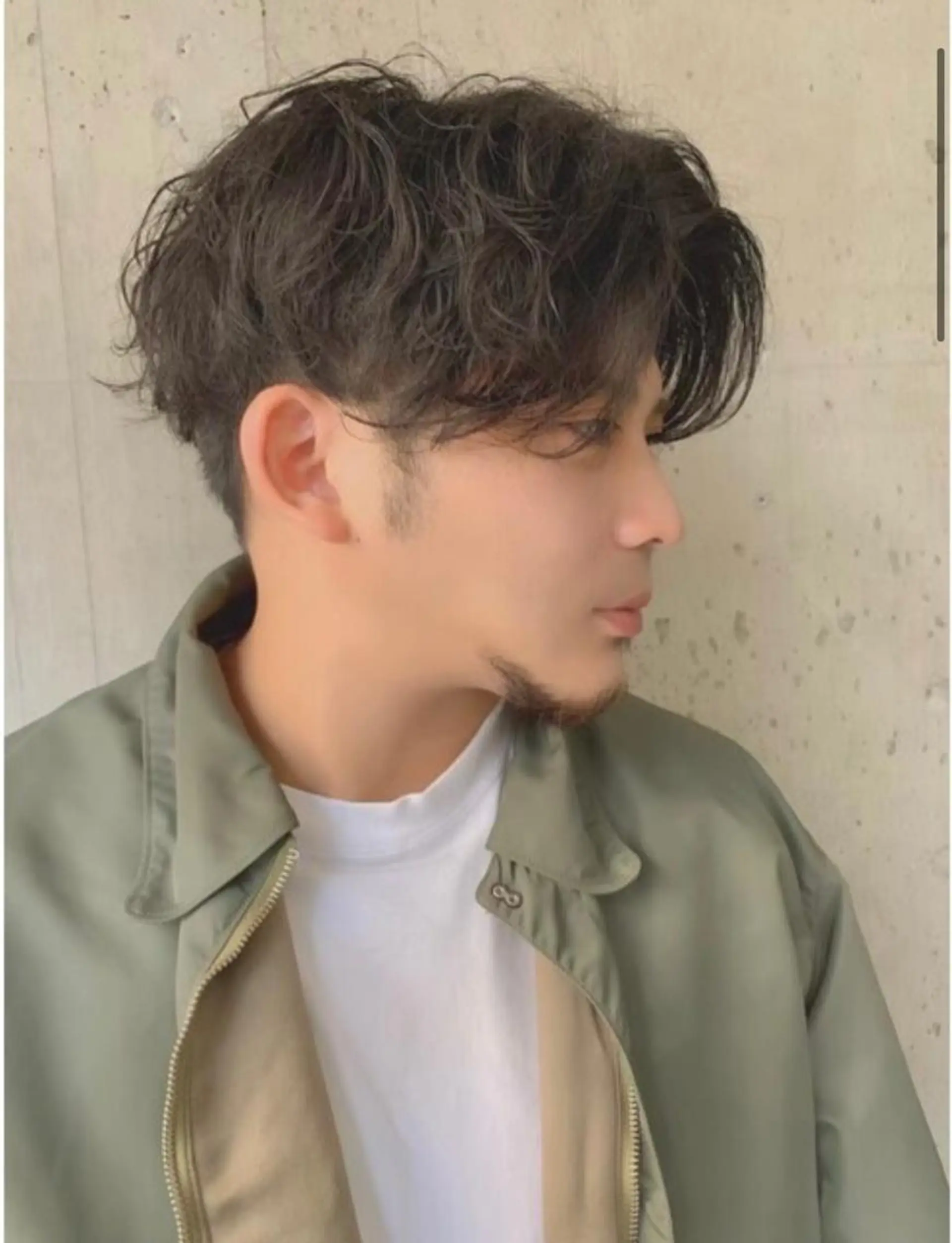 パーマ メンズ センターパート フェードカット メンズハイライト メンズメッシュ マッシュ 大人メンズパーマ メンズ特化　萱原大幹のヘアスタイル