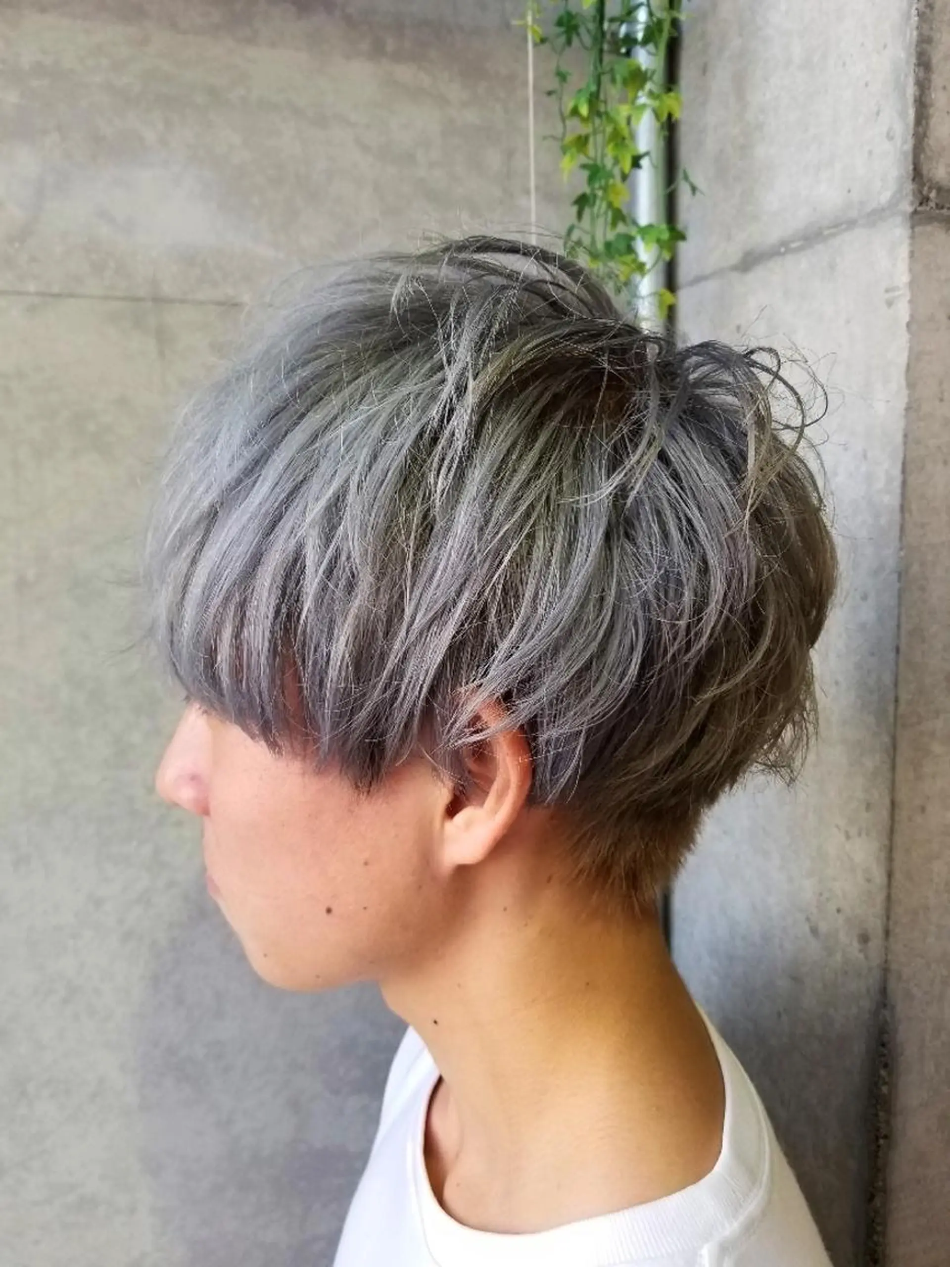 メンズ メンズブリーチ マッシュ ヘアカラー スズラン美容室所属・フリーランス 和田のヘアスタイル