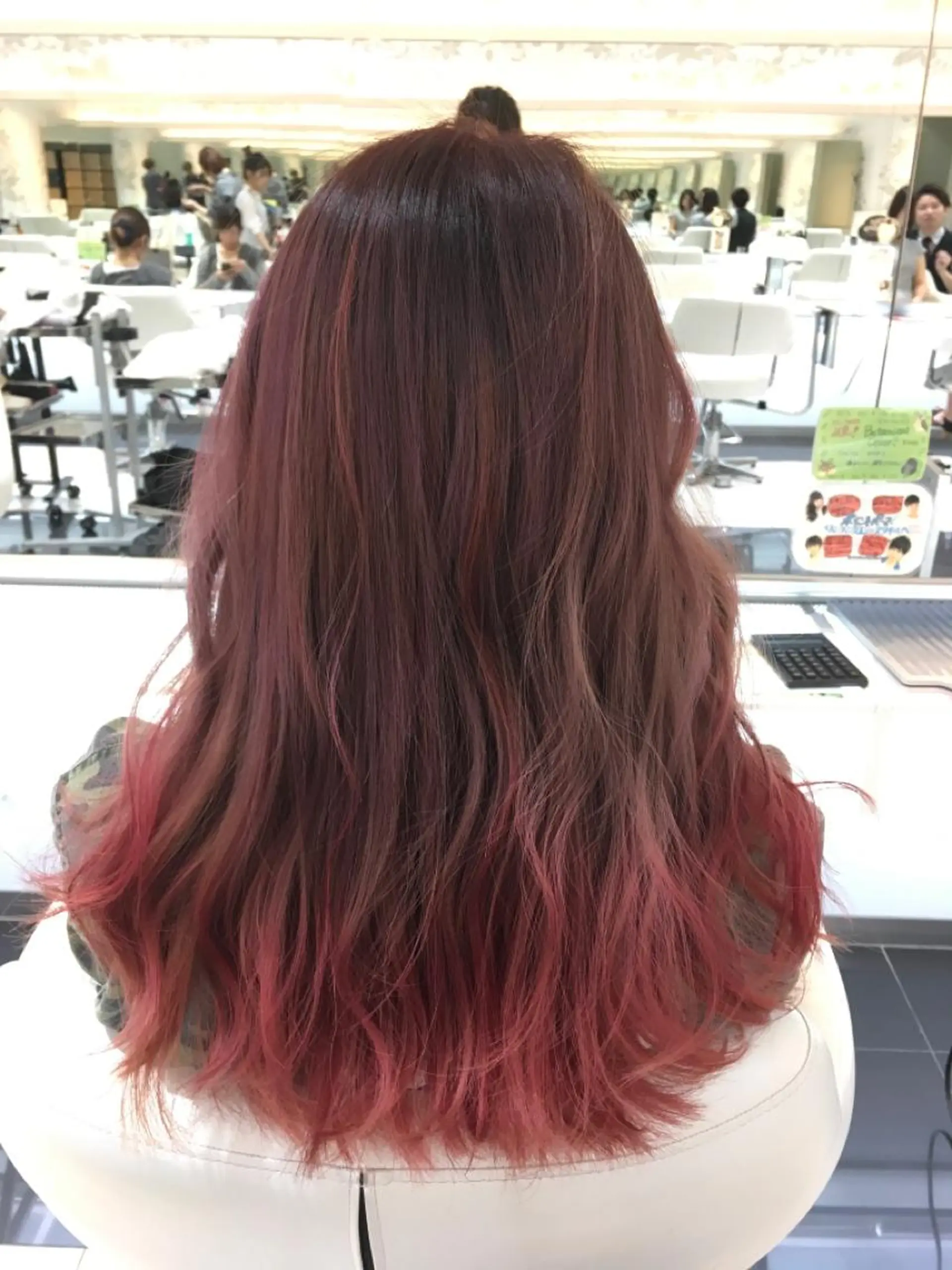 セミロング 特殊カラー/ブリーチ 道満ゆいなのヘアスタイル