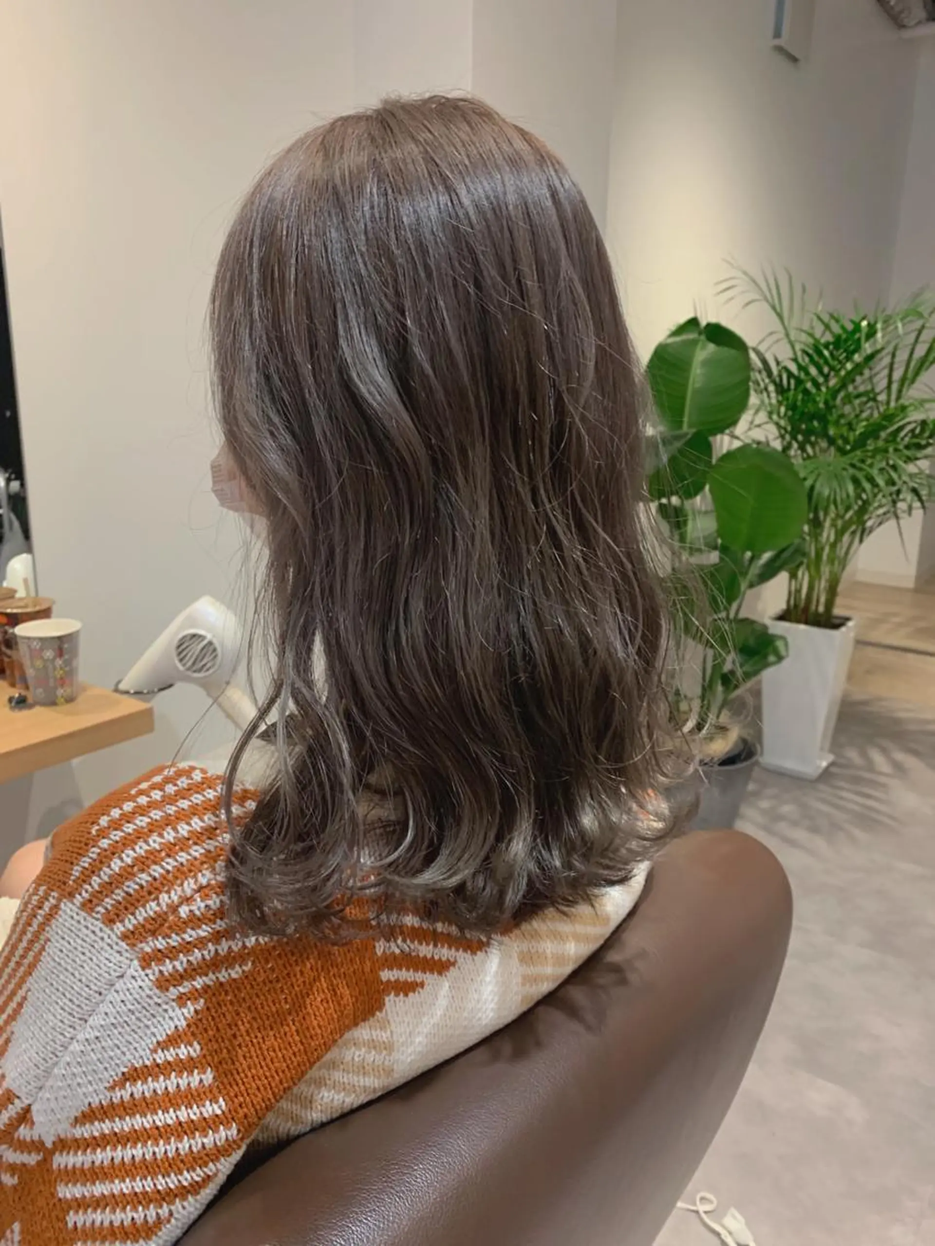 カラー MIA 菅原のヘアスタイル