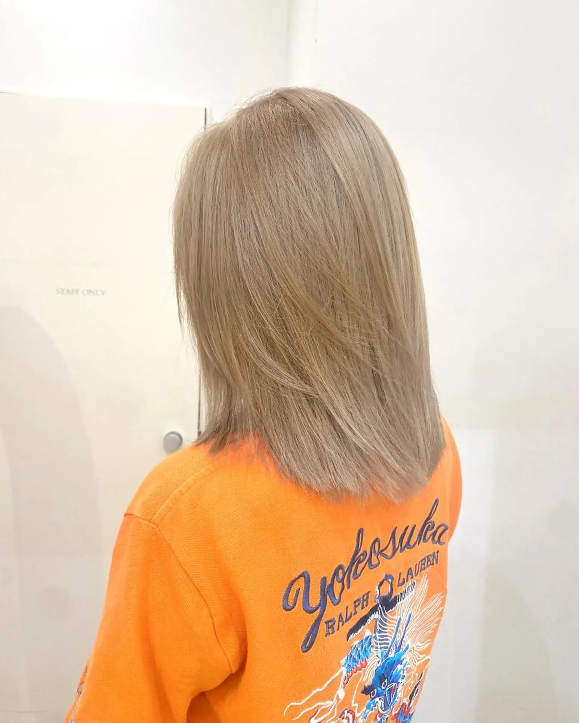 ミディアム カラー 切りっぱなしボブ ショートボブ ベージュカラー グレージュ ハイトーンカラー 🌿レイヤー/ブリー チ/🌿‬JINのヘアスタイル