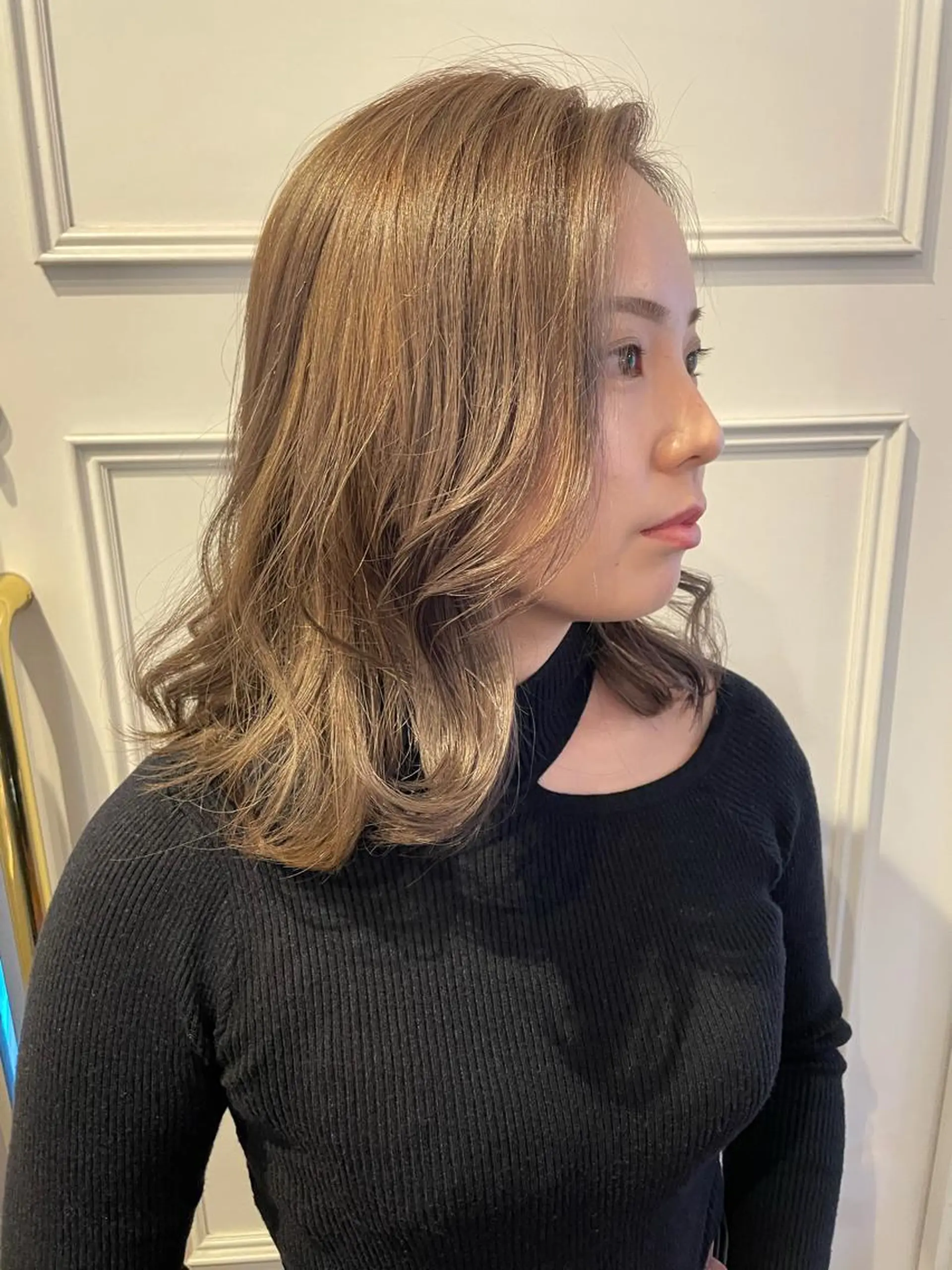 ミディアム カラー グレージュ シアーグレージュ 安藤 佑衣のヘアスタイル